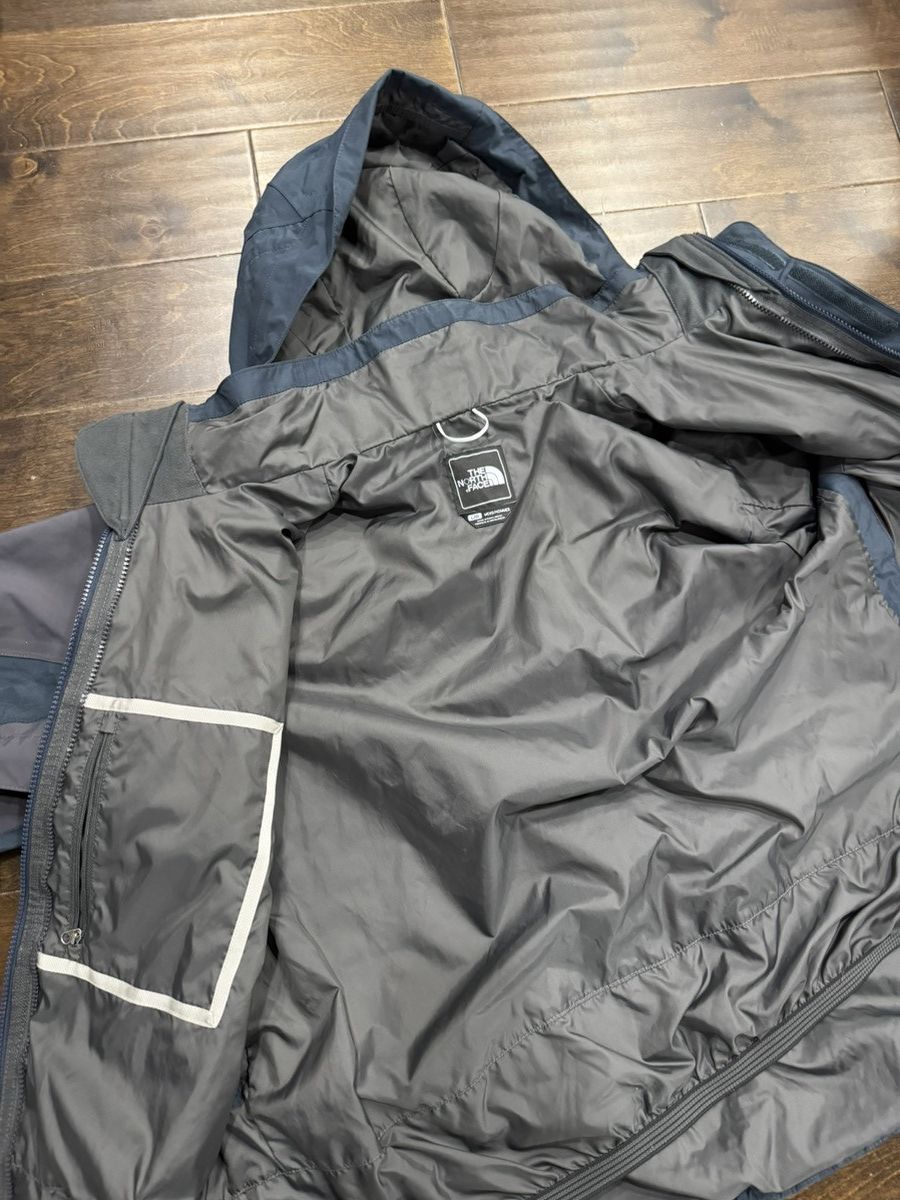 The North Face Navy Blue The North Face Waterproof Windbreaker Jacket Size US L / EU 52-54 / 3 - 12 Thumbnail