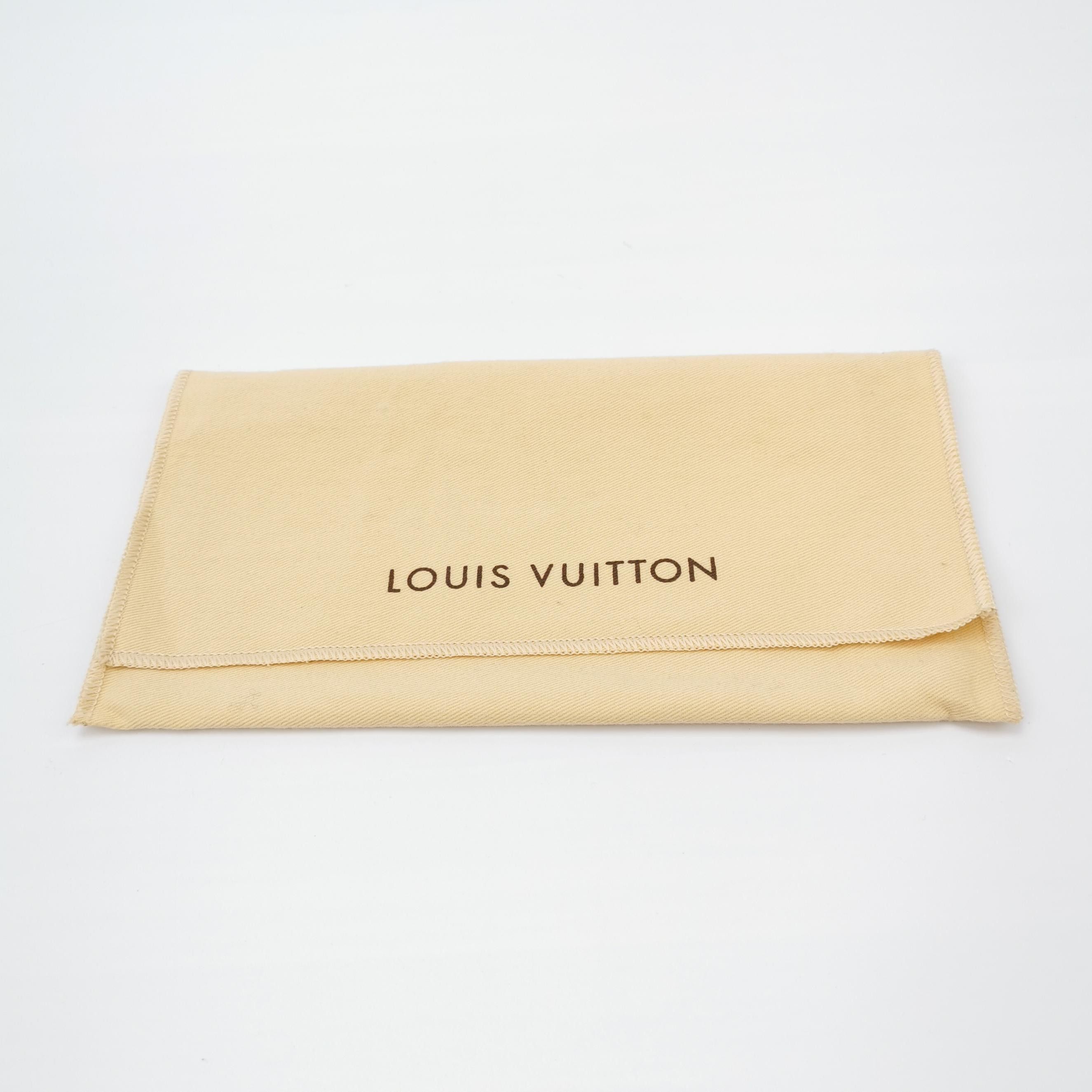 Louis Vuitton Louis Vuitton (LV) Brazza leather solid color bi-fold walle Size ONE SIZE - 2 Thumbnail