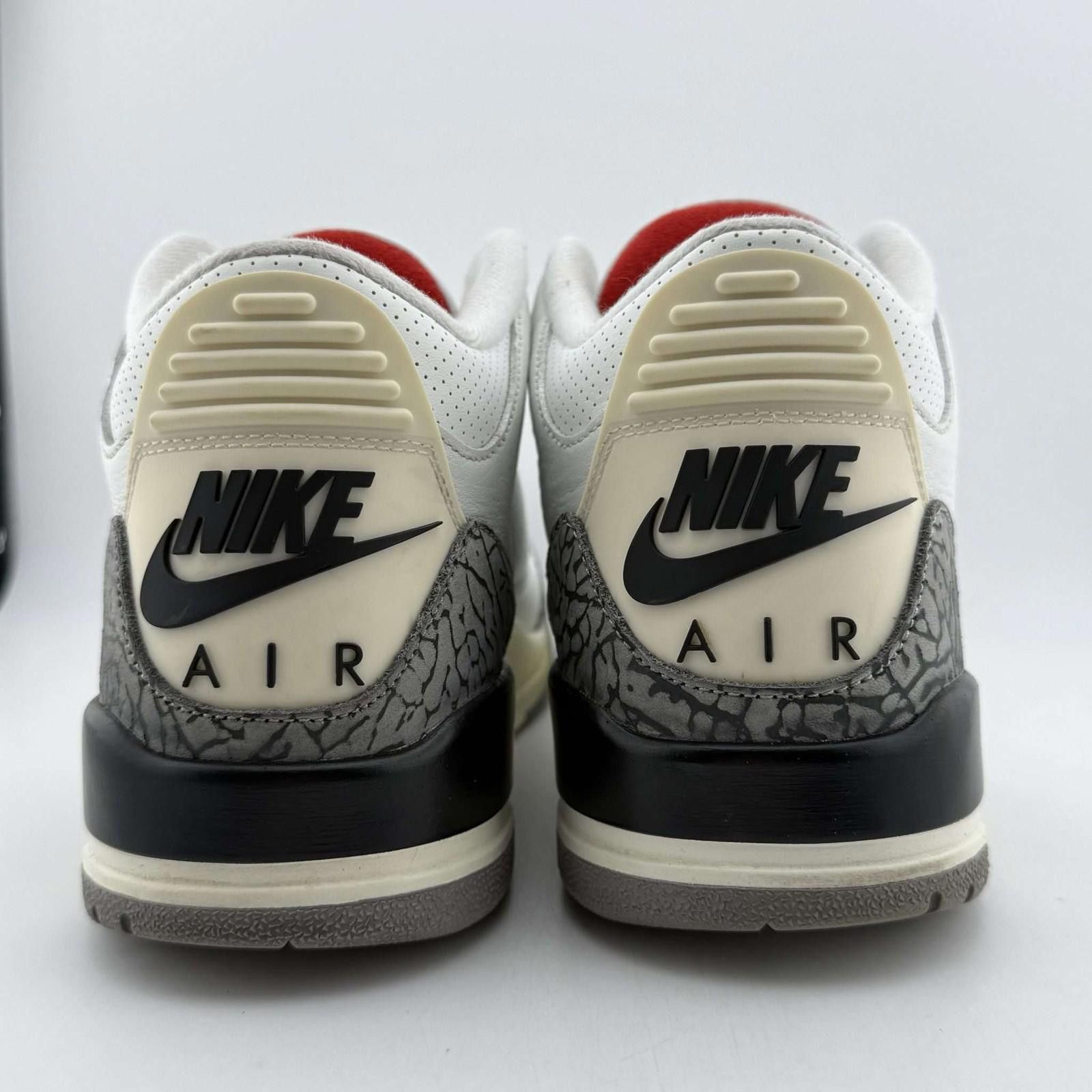 Nike og box Jordan 3 White Cement Reimagined 9.5 Used OG Box Size US 9.5 / EU 42-43 - 5 Thumbnail