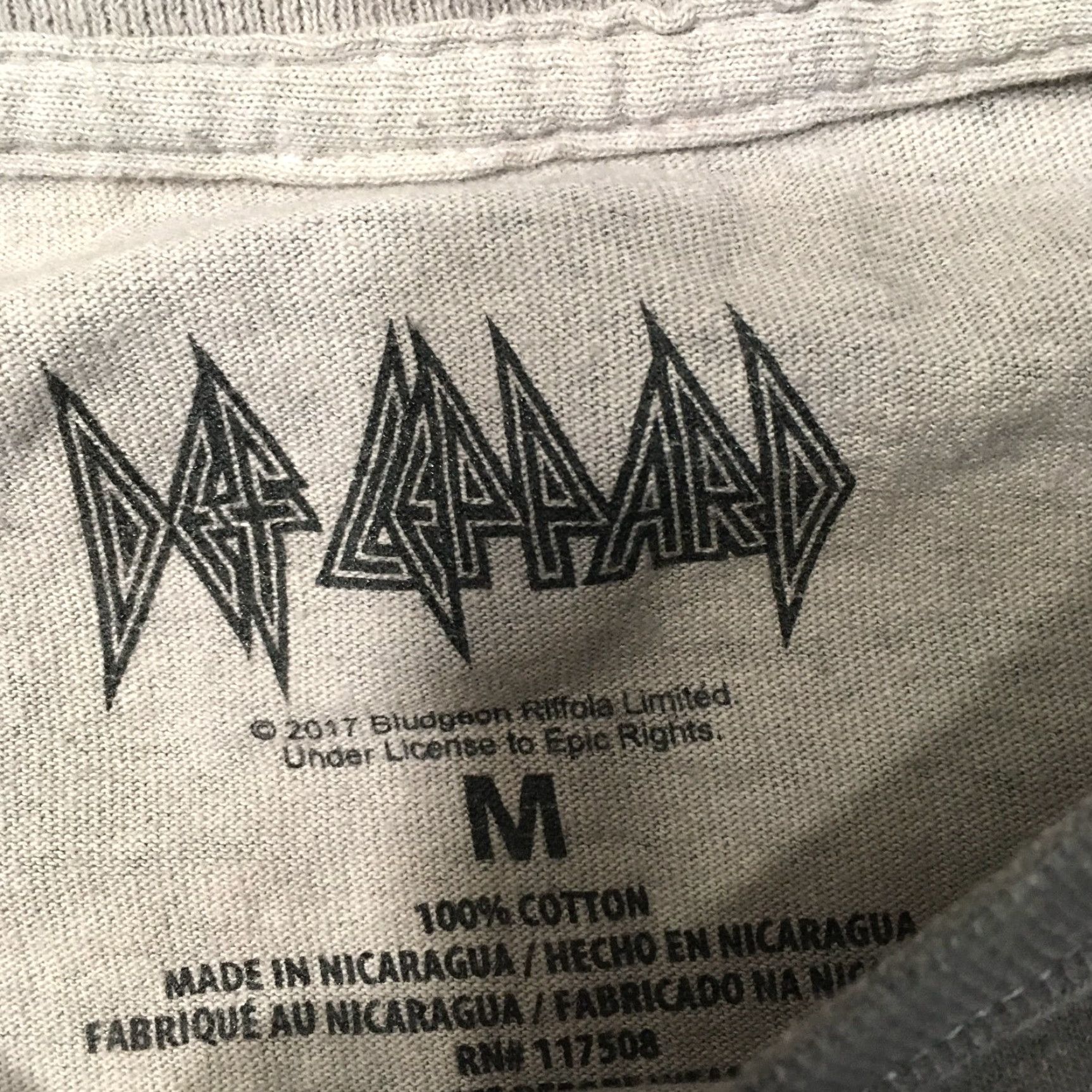 Doublet VINTAGE Def Leppard Adrenalize Tour Band T Mens M DOUBLE SIDED Short Sleeve Crew Neck Gray Cotton T-Shirt Men Bagde? Size US M / EU 48-50 / 2 - 3 Thumbnail