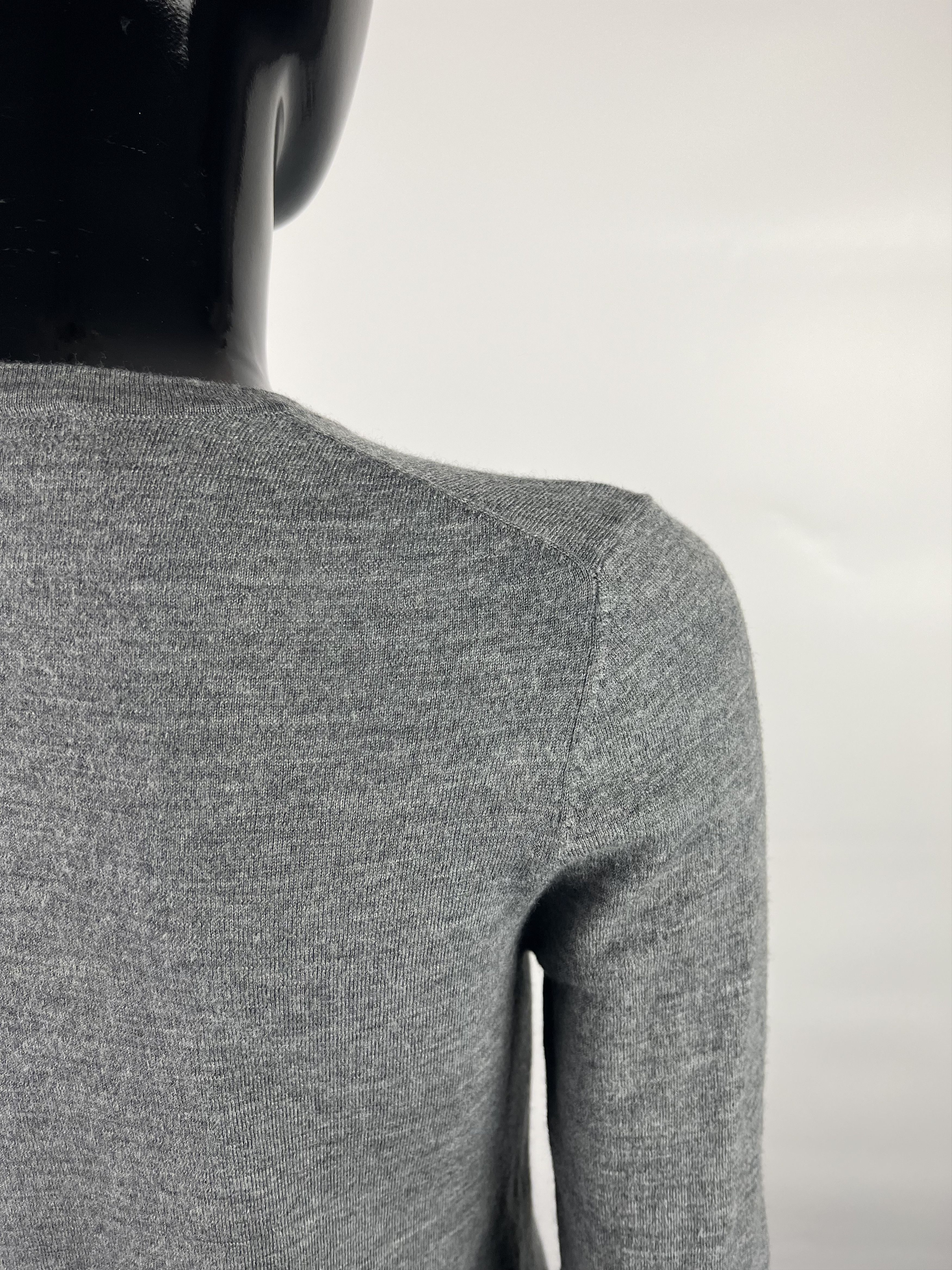 Other Suitsupply Women's Gray Merino Wool V-Neck Sweater Size XS / US 0-2 / IT 36-38 - 3 Thumbnail