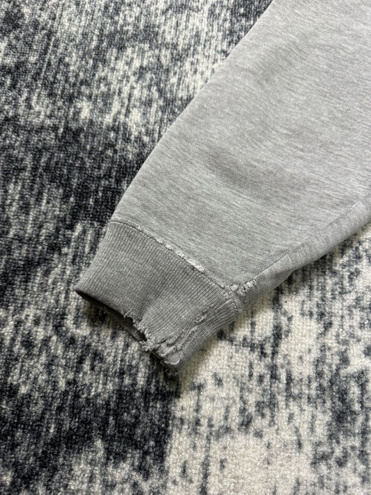 Karl Kani Vintage Karl Kani Hodies Gray Big Logo Distressed Faded Y2K Size US M / EU 48-50 / 2 - 11 Thumbnail