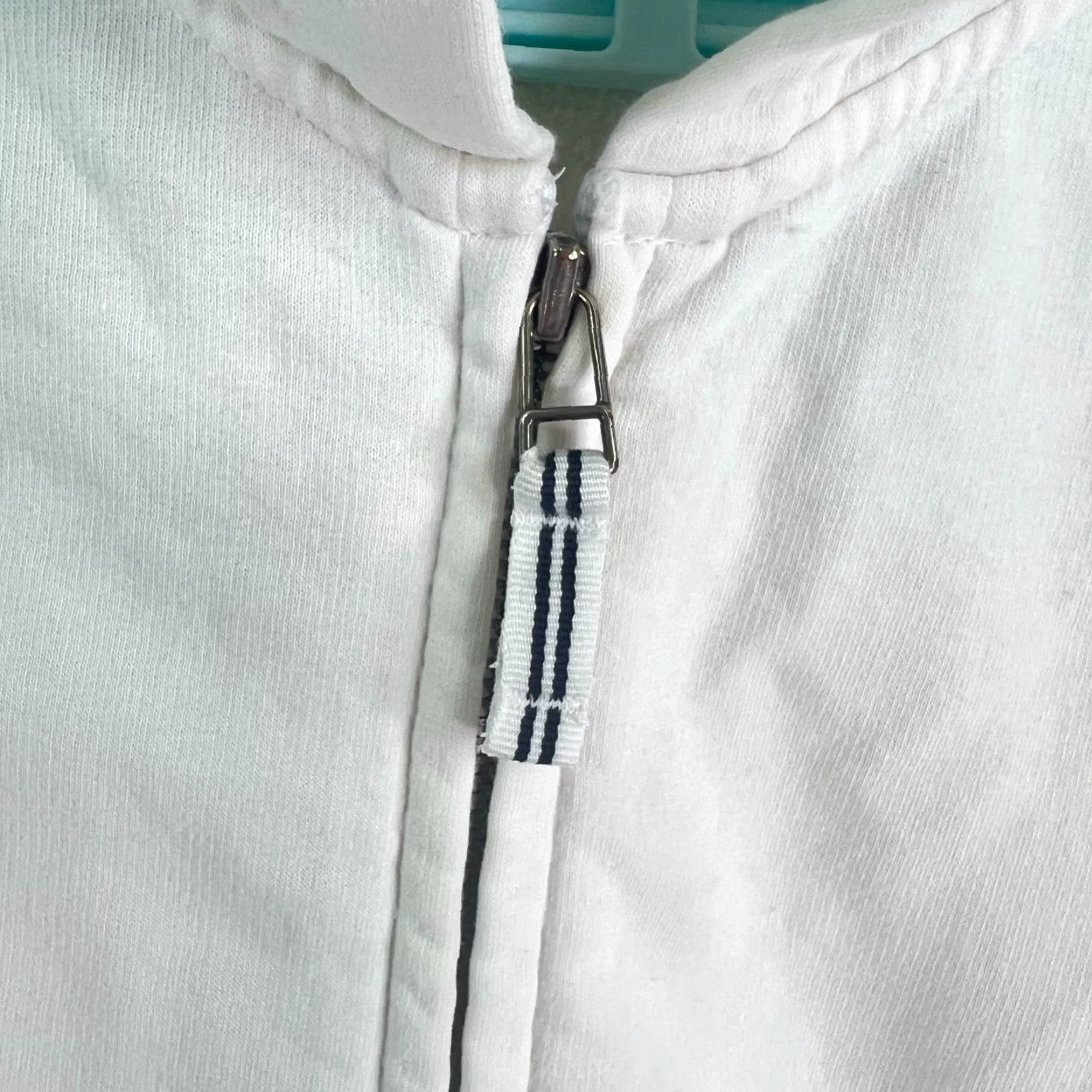 Gap Gap Zip Up Hoodie Women M White Long Sleeve Full Zip Hooded Activewear Solid Logo Size M / US 6-8 / IT 42-44 - 3 Thumbnail