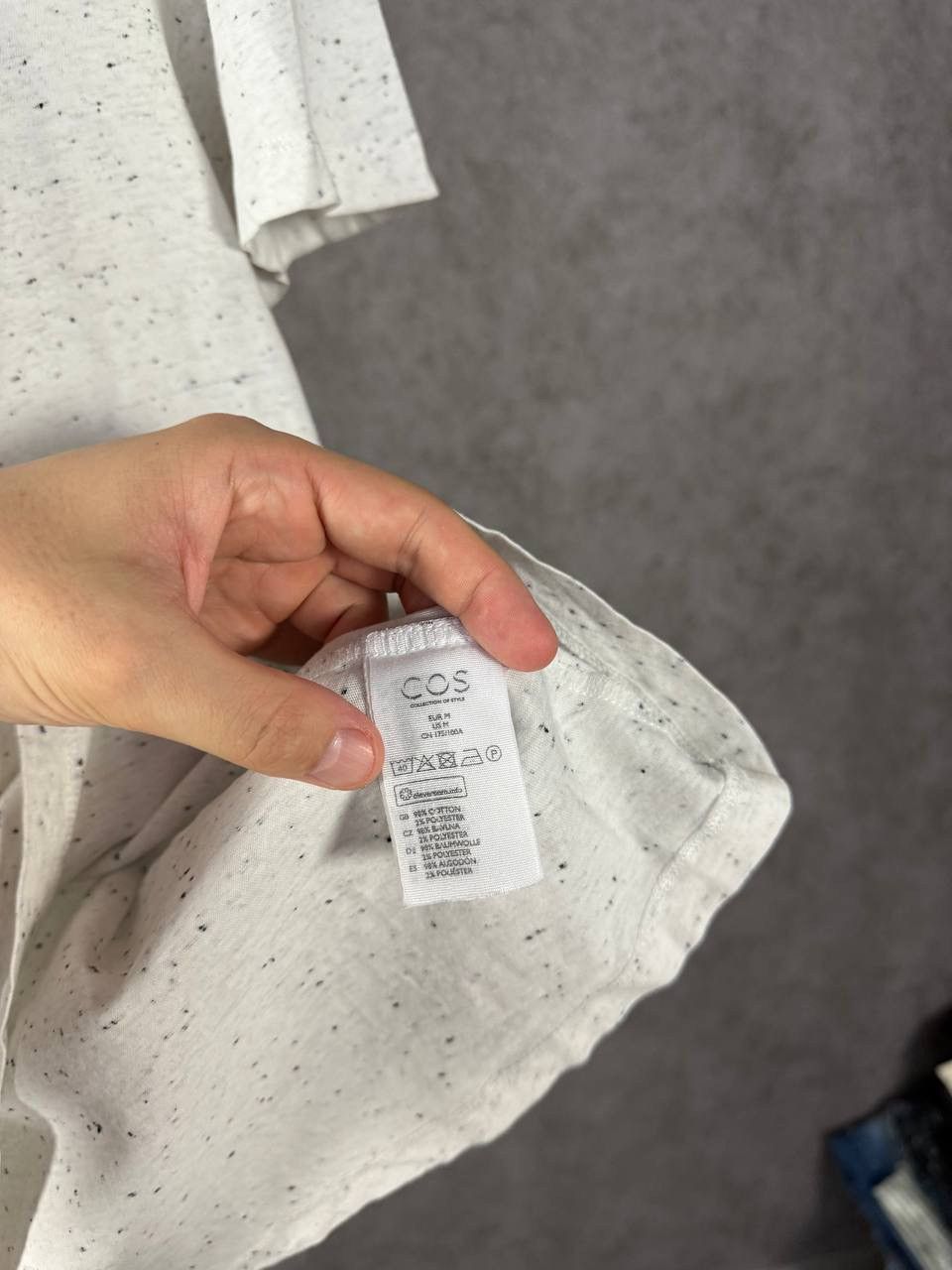 Cos COS designer tee Size US M / EU 48-50 / 2 - 4 Thumbnail