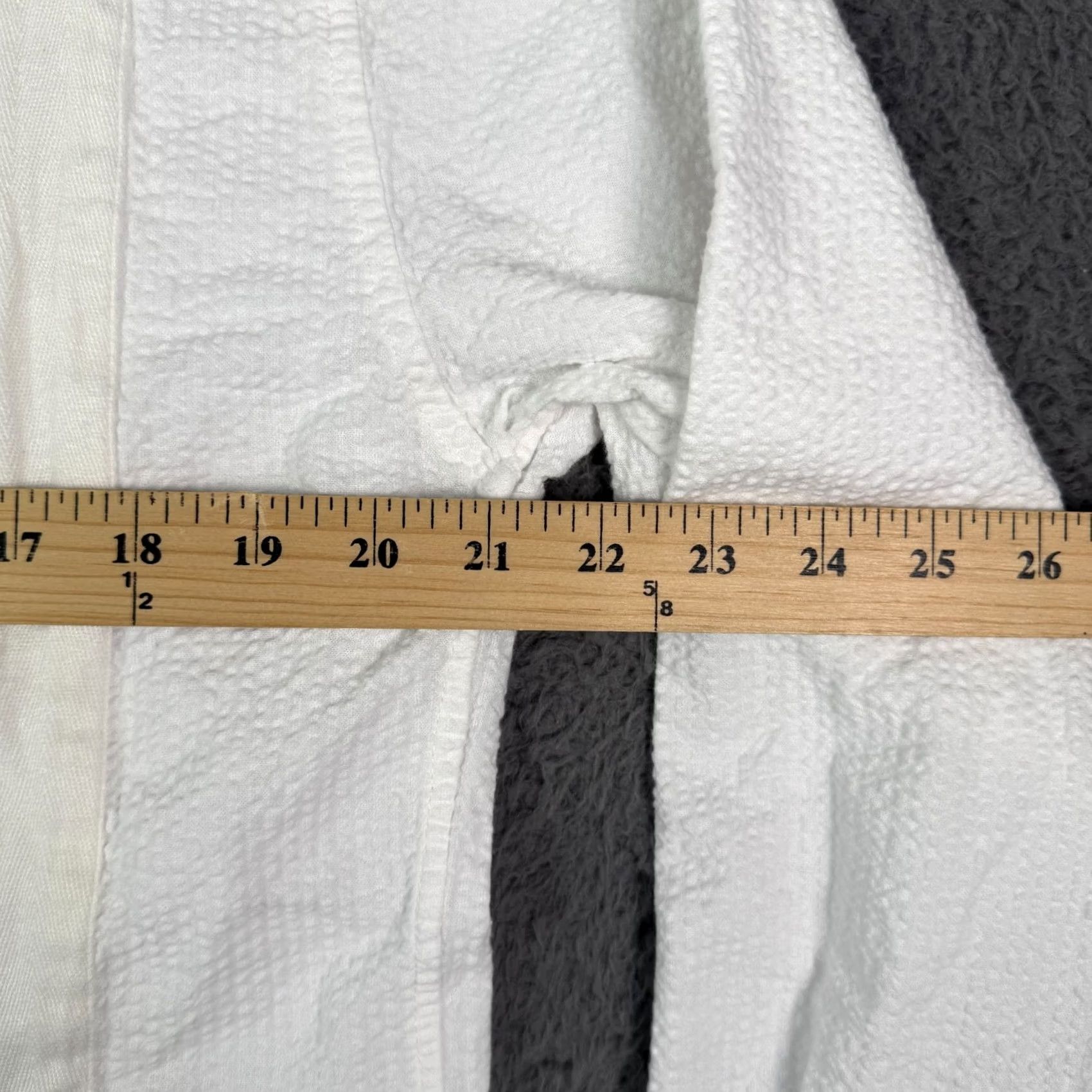Kith VINTAGE KITH Seersucker Long-Sleeve Boxy Collared Overshirt Mens L White Guayabera Size US L / EU 52-54 / 3 - 7 Thumbnail