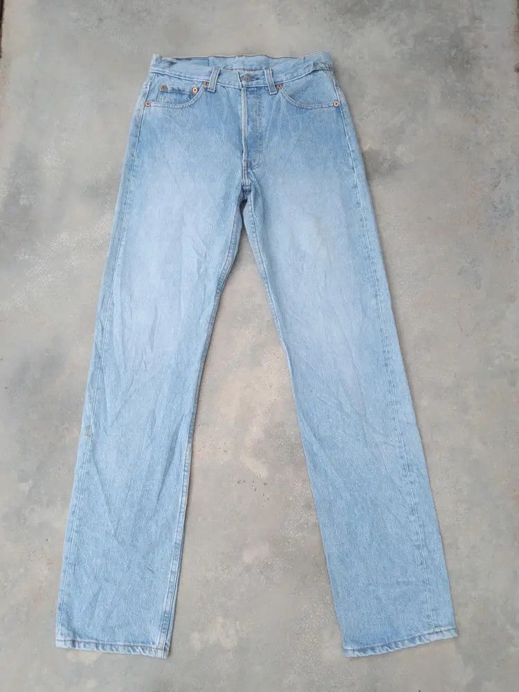 Levi's × Vintage 90s Vintage Levis 501 Made In USA Light Wash Jeans 28x32 Size US 28 / EU 44 - 1 Thumbnail