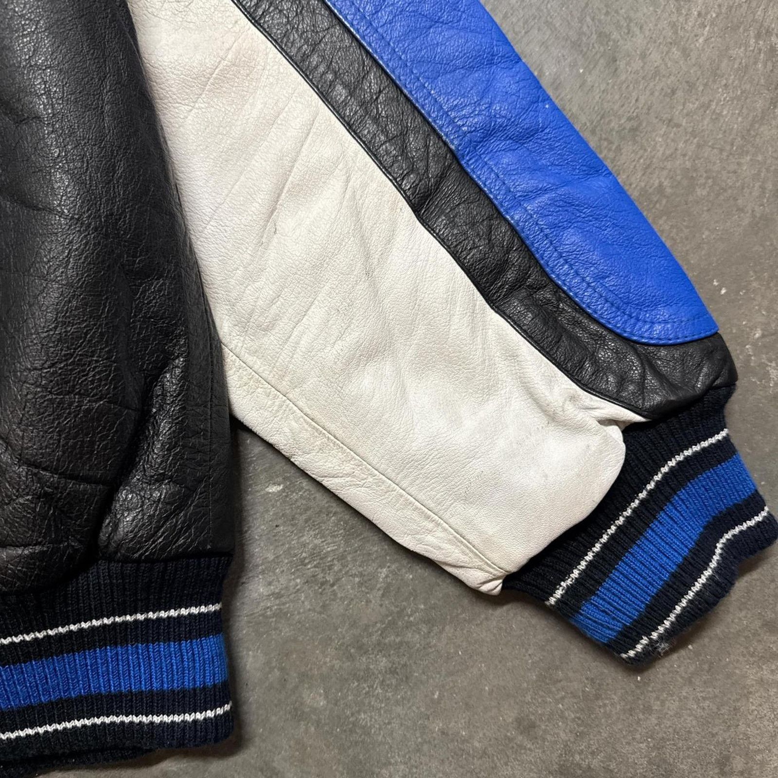 Vintage Vintage 90s St Louis Rams Carl Banks NFL Leather Jacket Size US XL / EU 56 / 4 - 6 Thumbnail