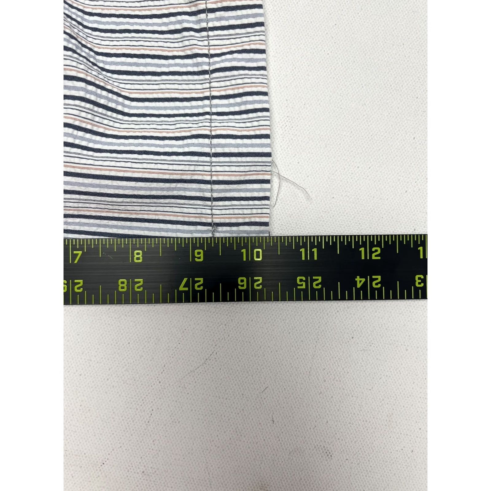 Tommy Bahama Tommy Bahama Shorts Mens Size 34 Chino Flat Front Striped White Seer Sucker Beach Casual Vintage: No Size US 36 / EU 52 - 7 Thumbnail