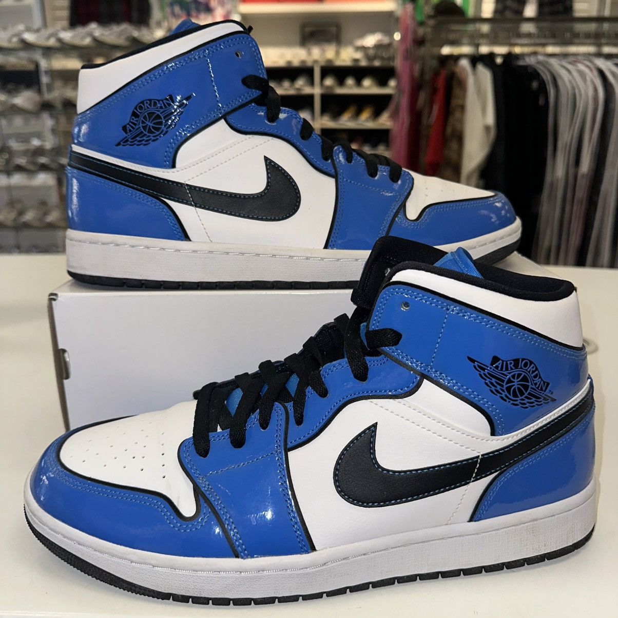 Jordan Brand Size 11.5 - Air Jordan 1 SE Mid Signal Blue - DD6834-402 Size US 11.5 / EU 44-45 - 1 Thumbnail