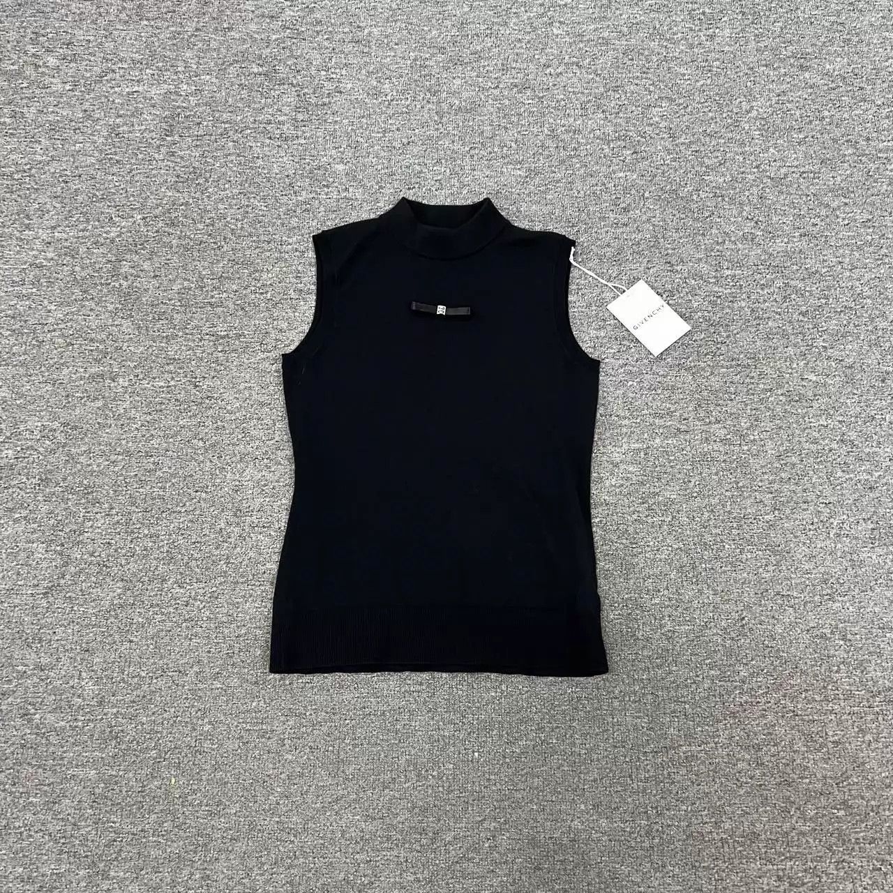 Givenchy Givenchy 4G Bow-Knit Vest M Black Size M / US 6-8 / IT 42-44 - 1 Thumbnail