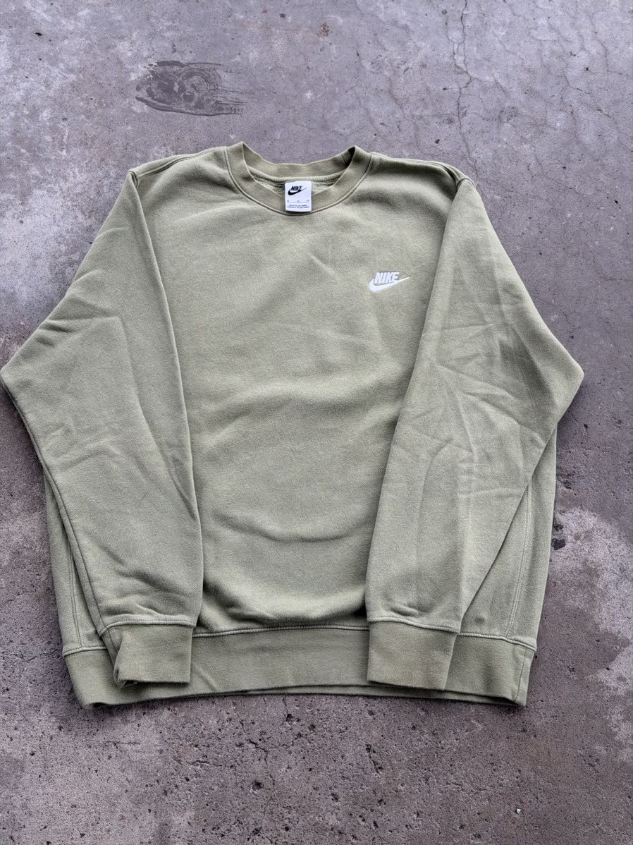 Nike Nike Size XL Crewneck Size US XL / EU 56 / 4 - 1 Thumbnail