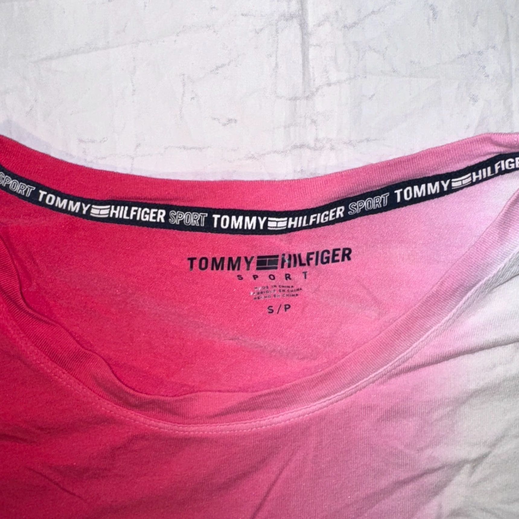 Tommy Hilfiger Tommy Hilfiger Sport Red & White Ombre Soft Stretchy Tshirt - Small Size S / US 4 / IT 40 - 2 Thumbnail