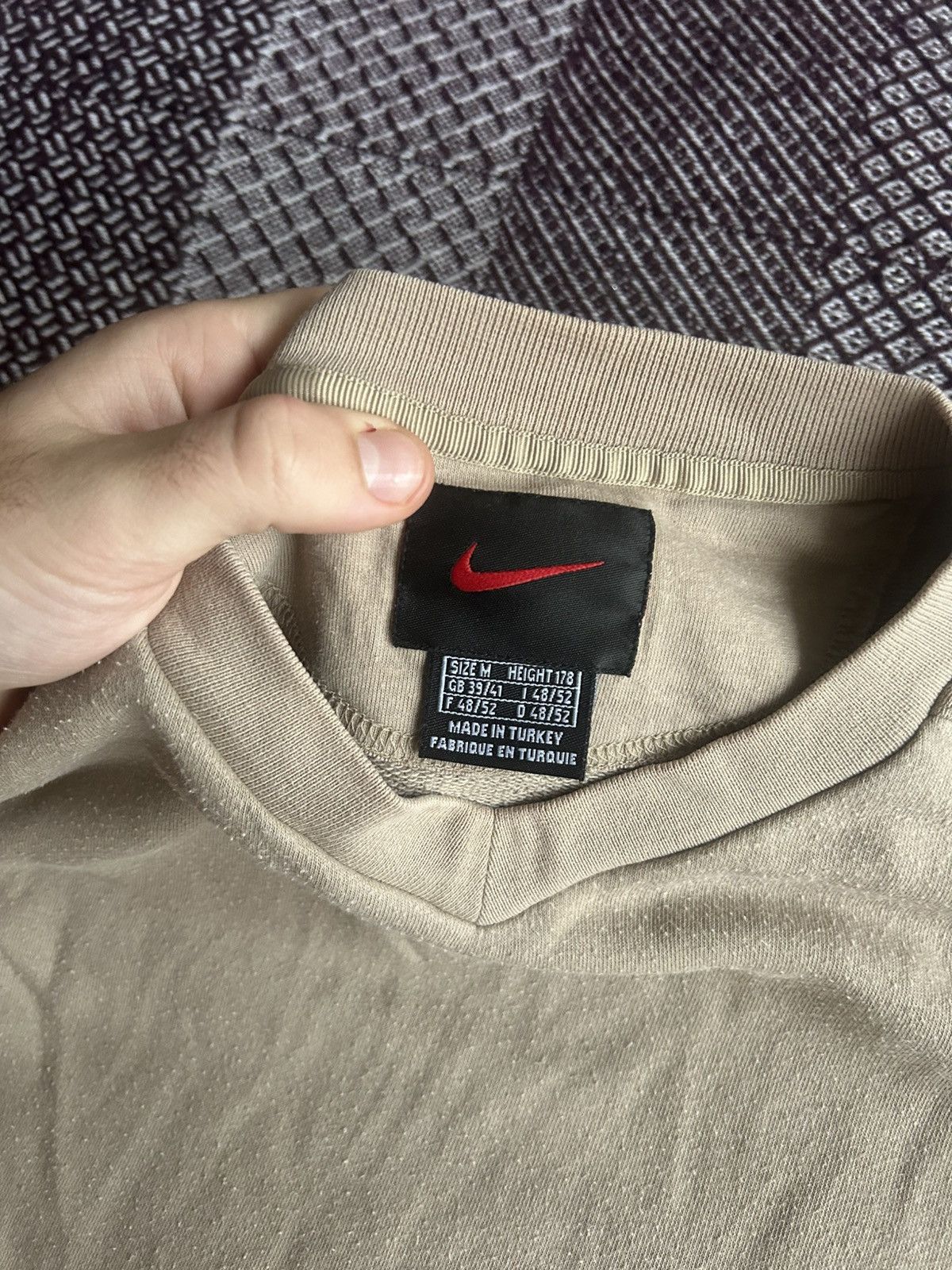 Nike Vintage Nike Beige Sweatshirt 90s Rare Small Logo Size M/L Size US M / EU 48-50 / 2 - 6 Thumbnail