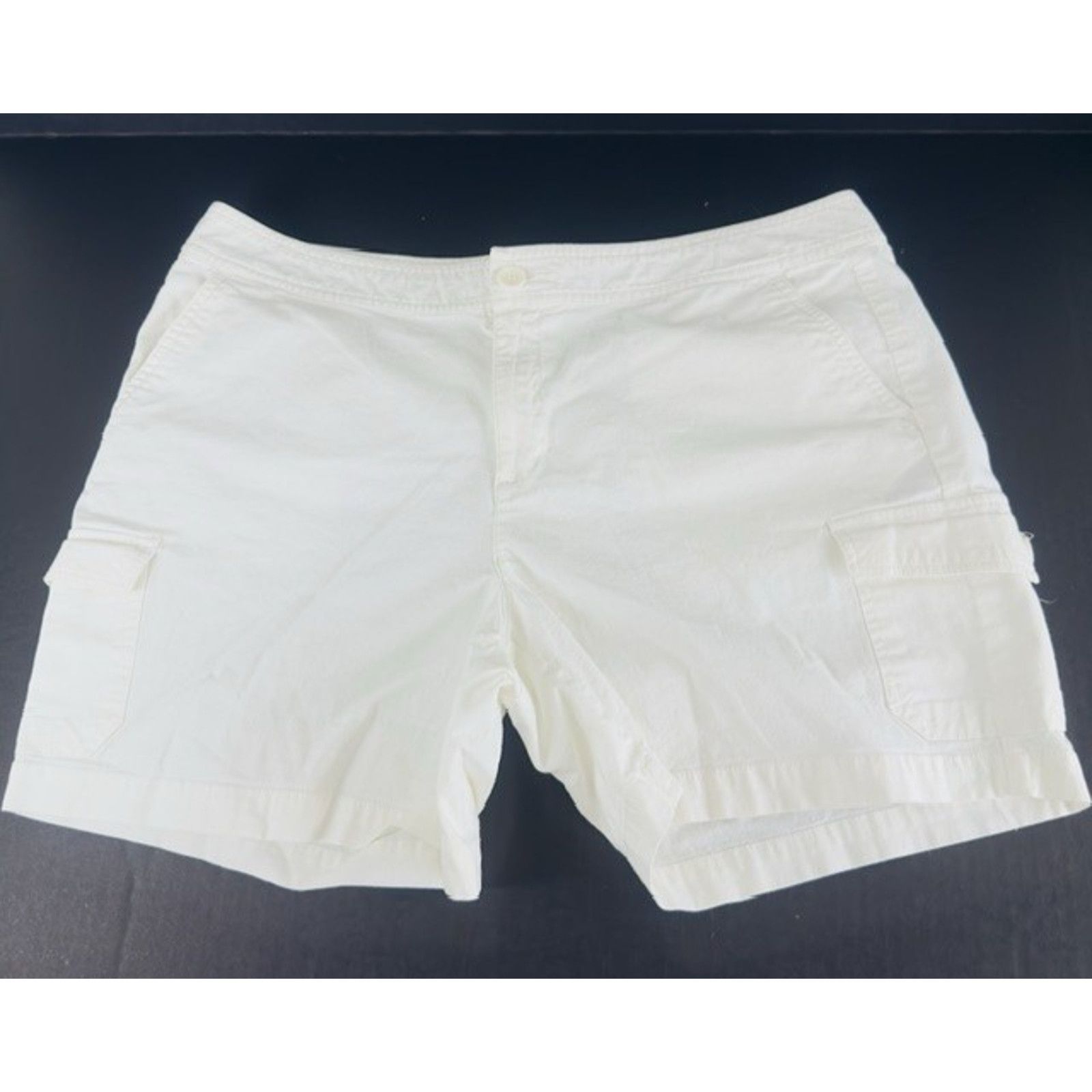 Dockers Dockers Womens White Cotton/Spandex Shorts 16 Cargo Mom VTG Size 38" / US 16 / IT 52 - 1 Thumbnail