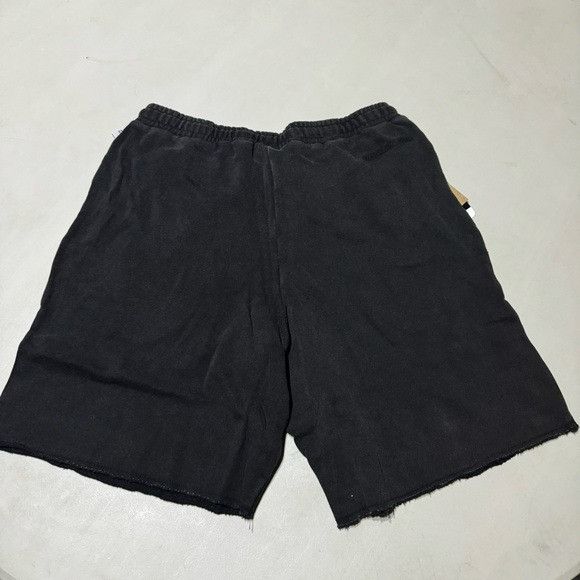 Mitchell & Ness NWT MITCHELL & NESS CLEVELAND CAVALIERS NBA FLEECE SHORTS M Size US 30 / EU 46 - 9 Thumbnail