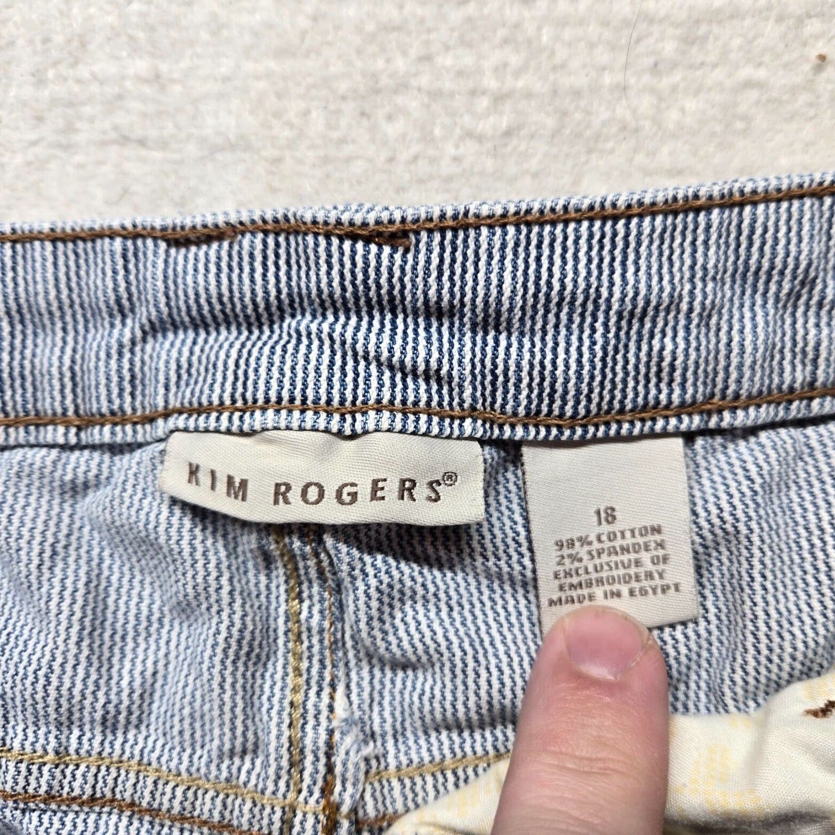 Vintage Kim Rogers Pants Capri Blue 18 Plus Size Women Adult Capri Pants Blue Kim Rogers 18 Plus Size Womens Pant Capri Formal Vintage No 18? Size 26" / US 2 / IT 38 - 3 Thumbnail