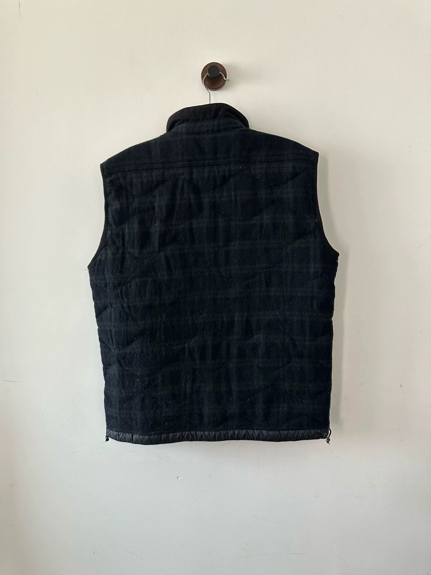 Moncler Moncler Gingham Down Vest Size 3 9/10 Size US L / EU 52-54 / 3 - 2 Thumbnail