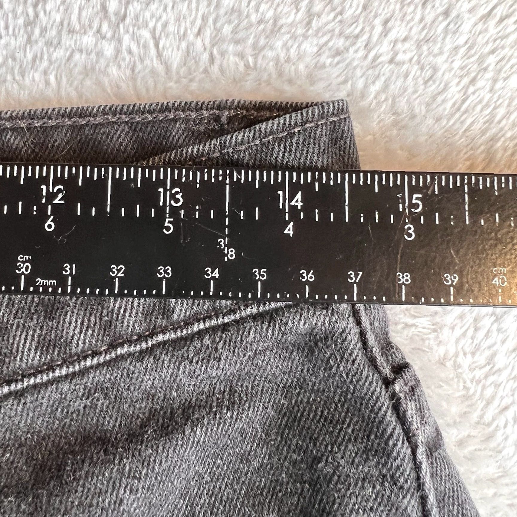 Levi's VTG Levi's 550 Jeans Mens 31x31.5 Black Straight Relaxed Denim 90s USA 5-Pocket Jeans (Charcoal Wash) Levi's 500 Series Mens Reg Size US 31 - 5 Thumbnail