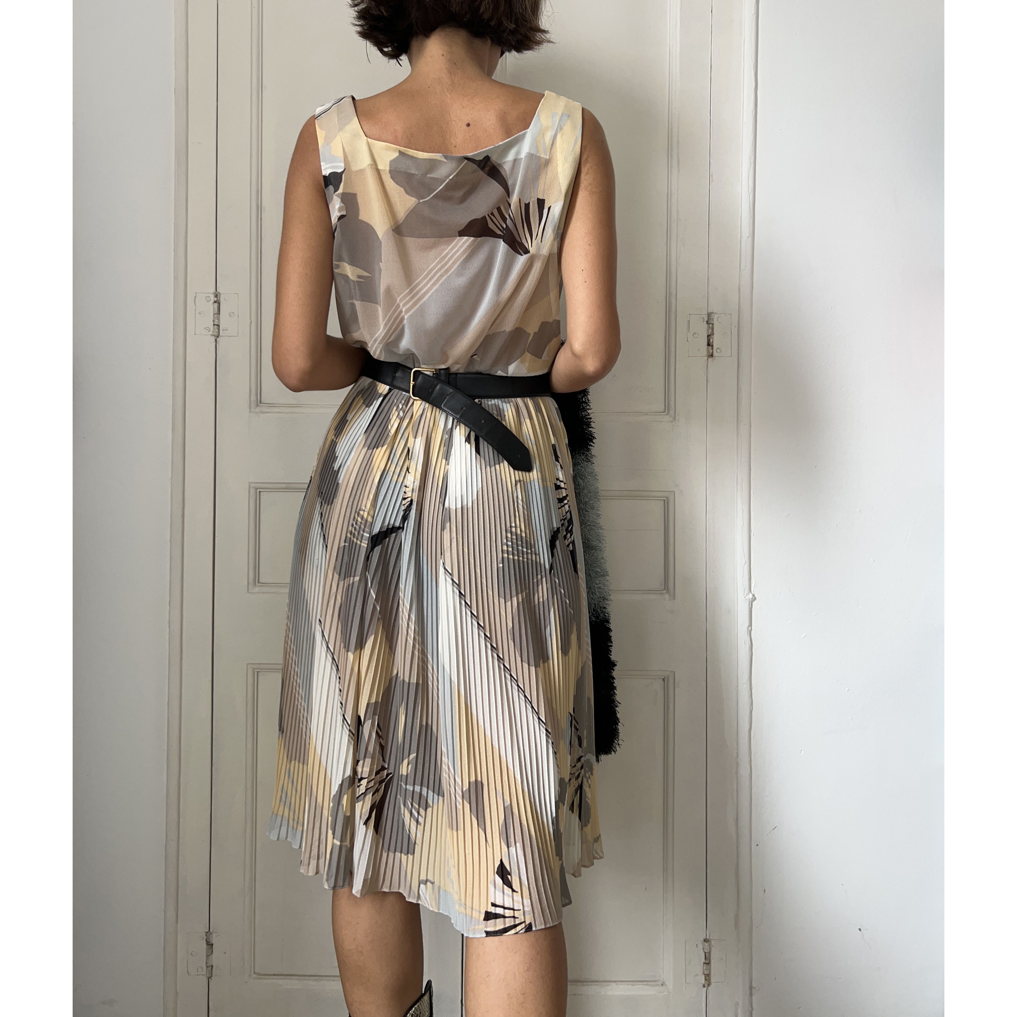 Vintage Vintage 70s Pleated Midi Dress Size M / US 6-8 / IT 42-44 - 2 Thumbnail