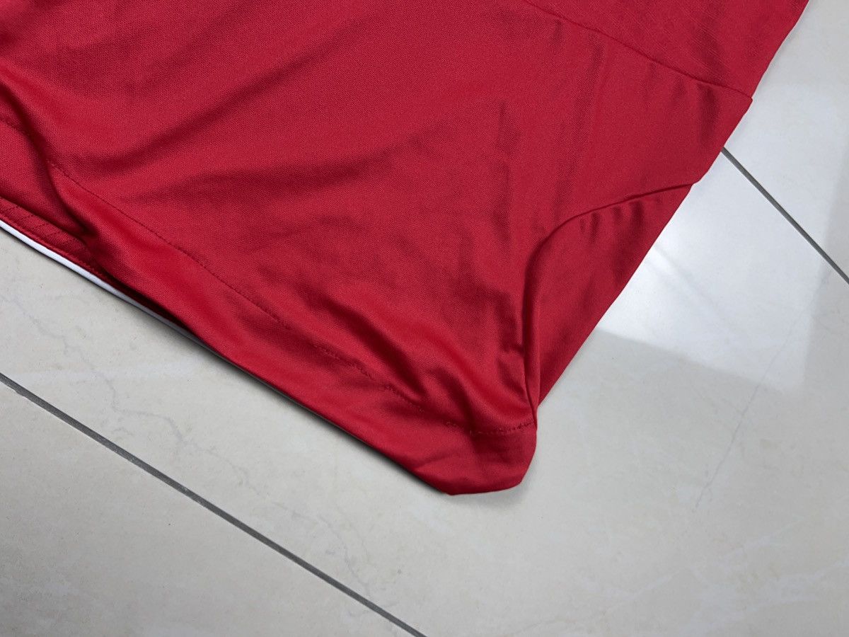 Umbro × Vintage ➕ umbro England 2008/2010 red soccer jersey center logo Size US L / EU 52-54 / 3 - 6 Thumbnail