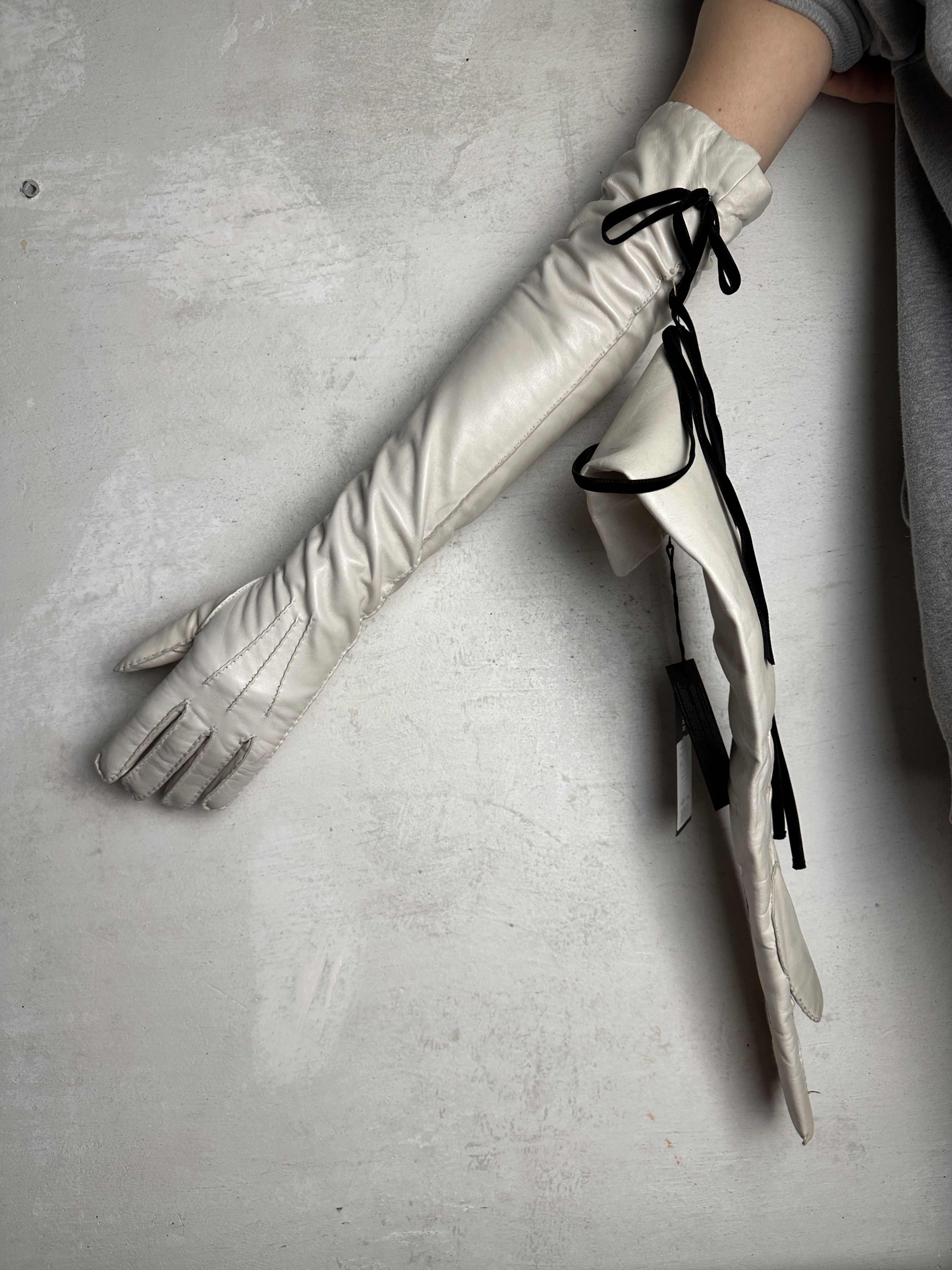 Ann Demeulemeester Ann Demeulemeester Off White Joris Long Gloves Size ONE SIZE - 3 Thumbnail
