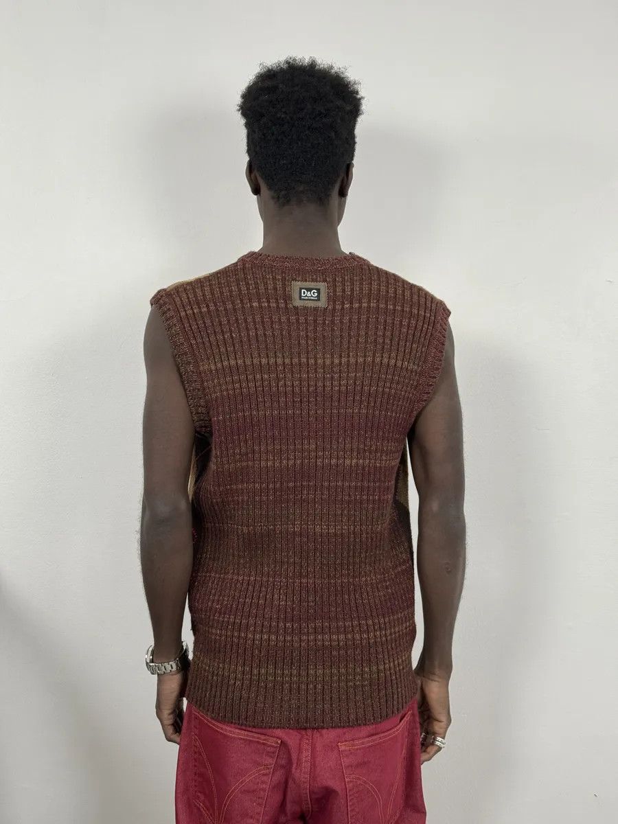 Dolce & Gabbana 2000s Dolce & Gabbana V Neck Beige & Brown British Sleeveless Sweater Size US M / EU 48-50 / 2 - 2 Thumbnail