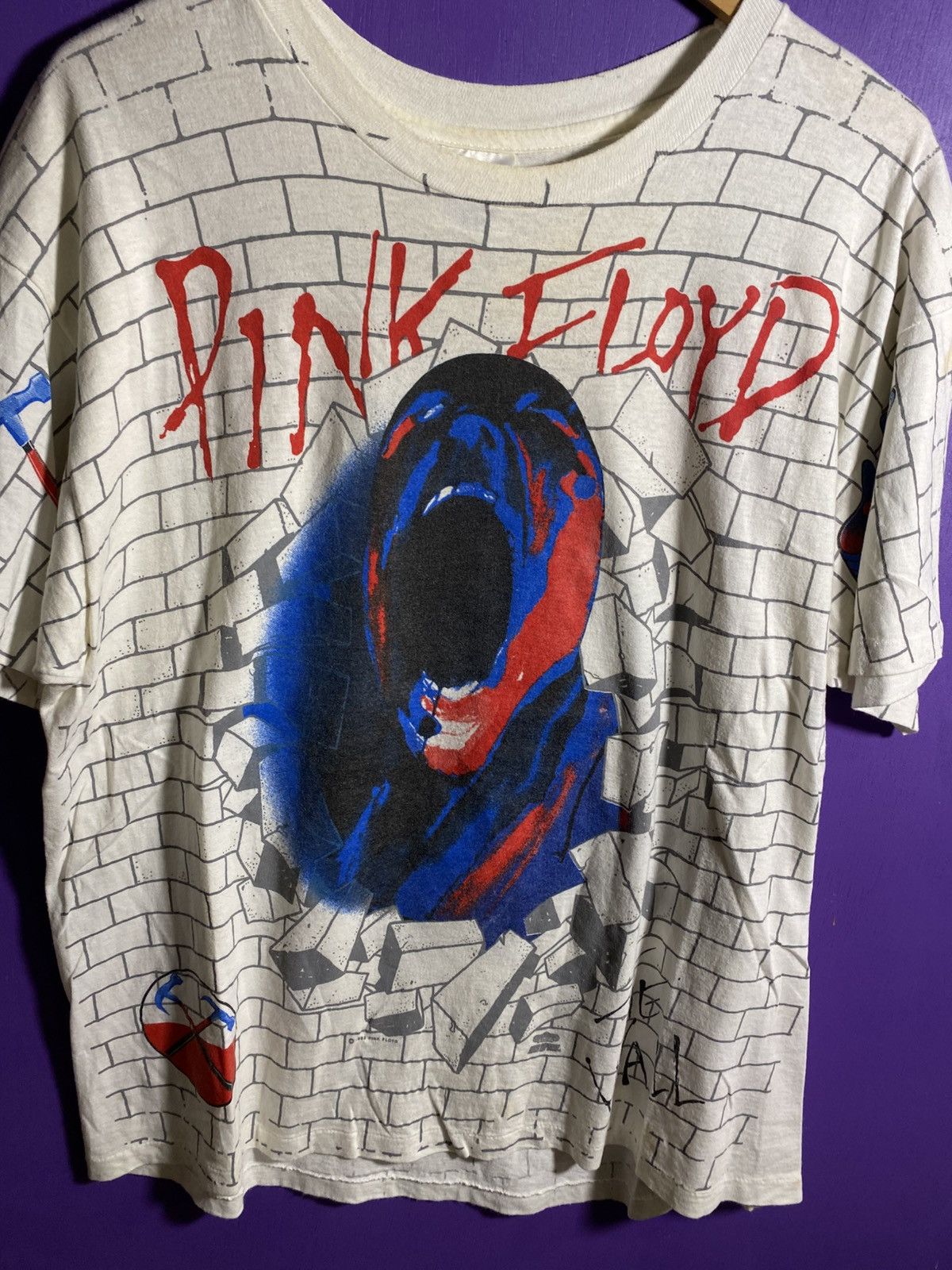 Band Tees Vintage 1993 Pink Floyd the wall AOP t-shirt Size US XL / EU 56 / 4 - 3 Thumbnail