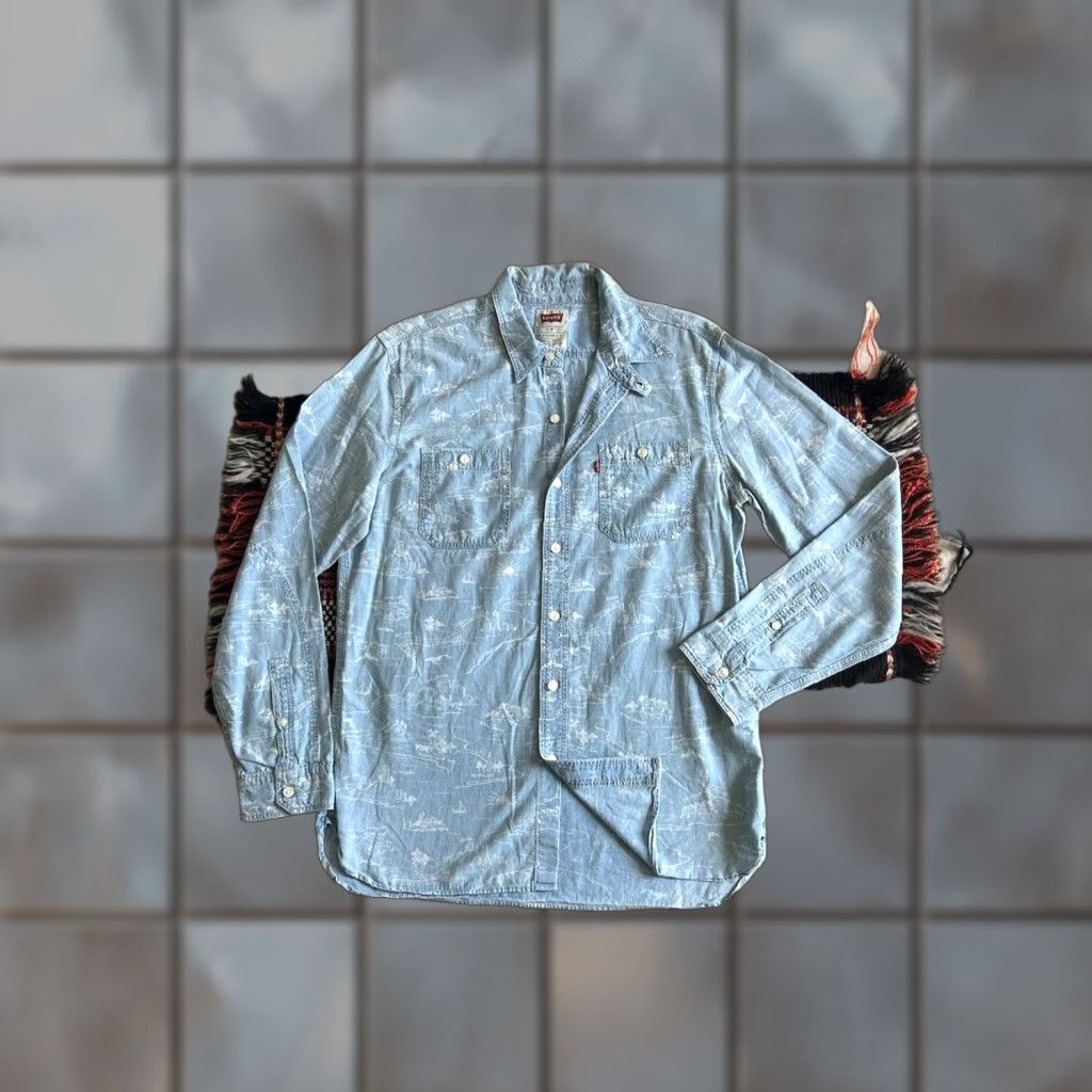 Levi's Levi's Deck Shirt L Chambray US Navy San Francisco Souvenir Print 2014 Rare Blue Deck Shirt Mens L Chambray Blue 2010s SF Souvenir Navy Levi's Size US L / EU 52-54 / 3 - 1 Thumbnail