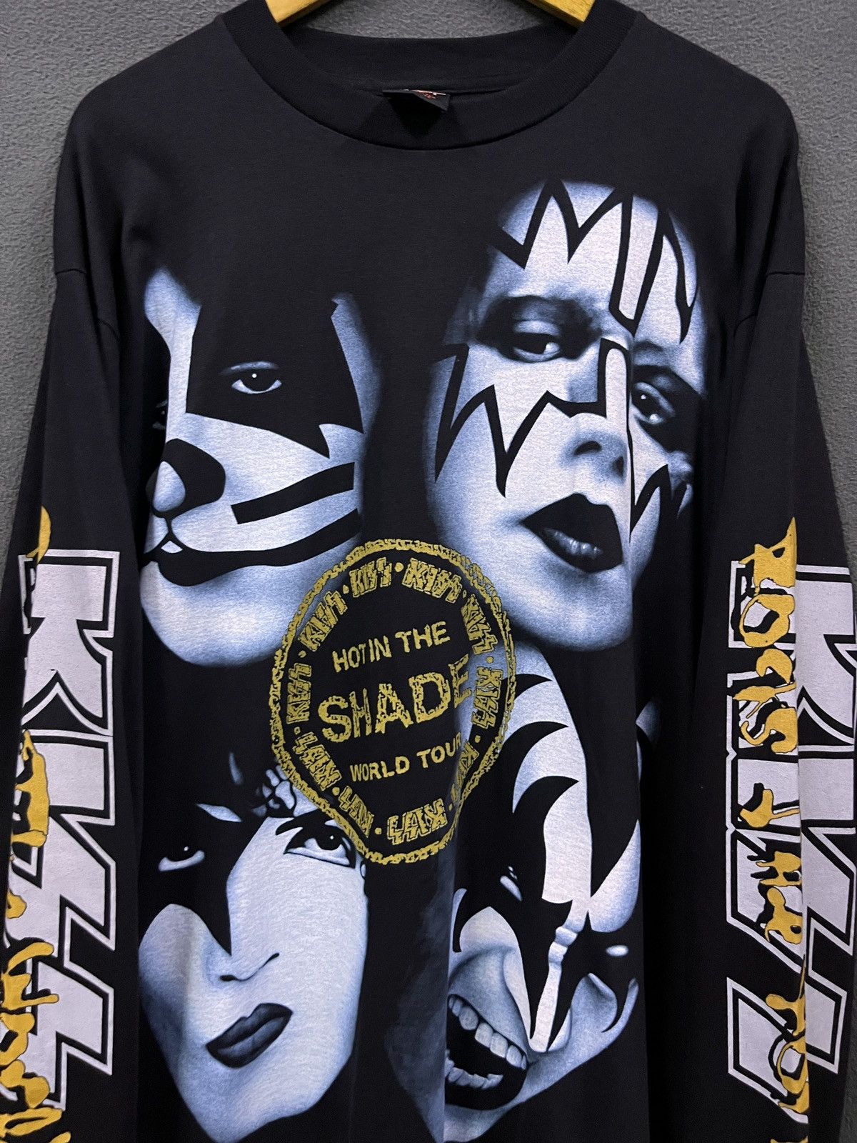 Vintage VINTAGE 90s DEADSTOCK KISS HOT IN SHAFE TOUR BAND SHIRT Size US XL / EU 56 / 4 - 3 Thumbnail