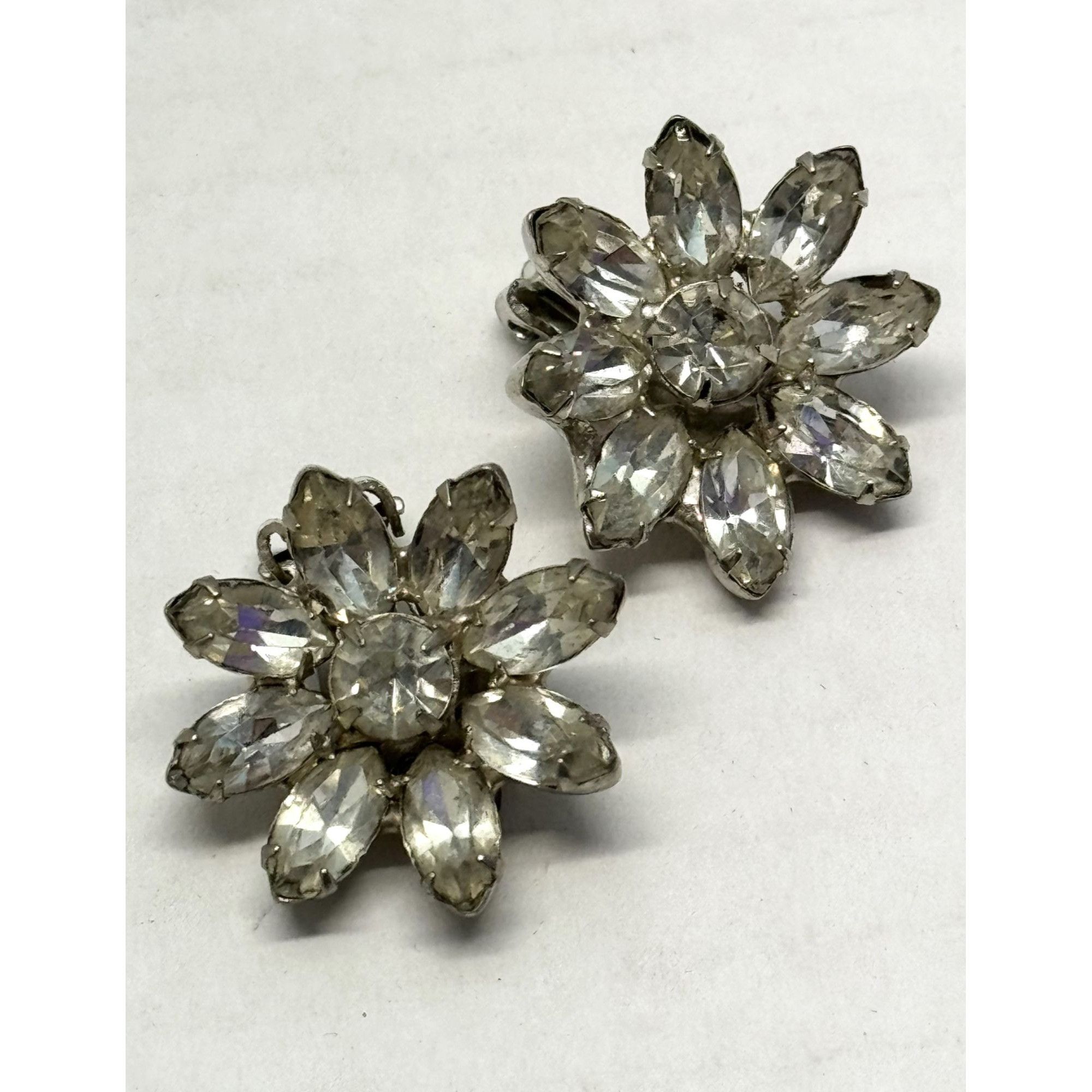 Vintage Vintage glass rhinestone flower clip on earrings Size ONE SIZE - 2 Thumbnail
