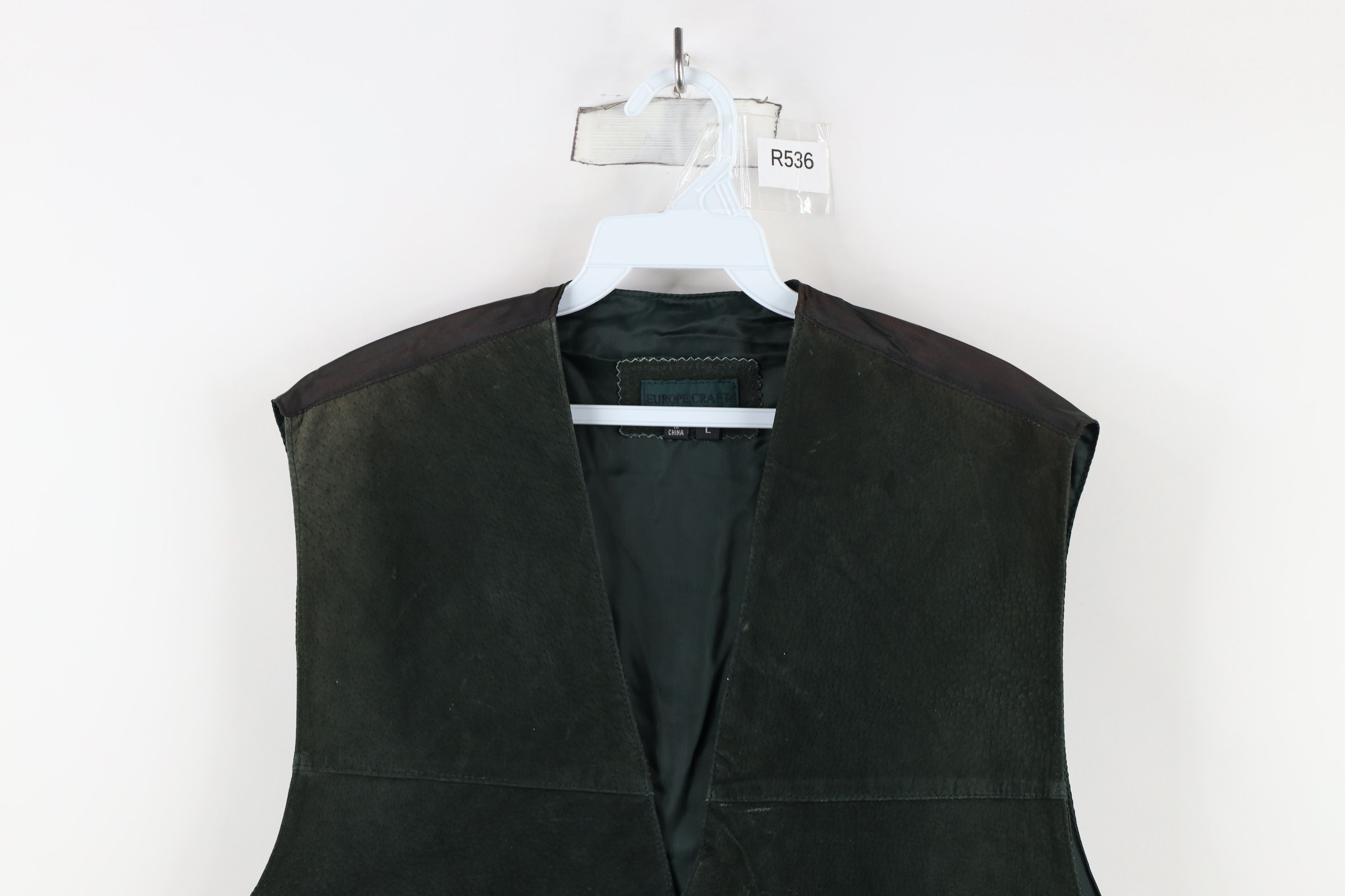Vintage Vintage 90s Streetwear Buckle Back Suede Leather Vest Green Size US L / EU 52-54 / 3 - 2 Thumbnail