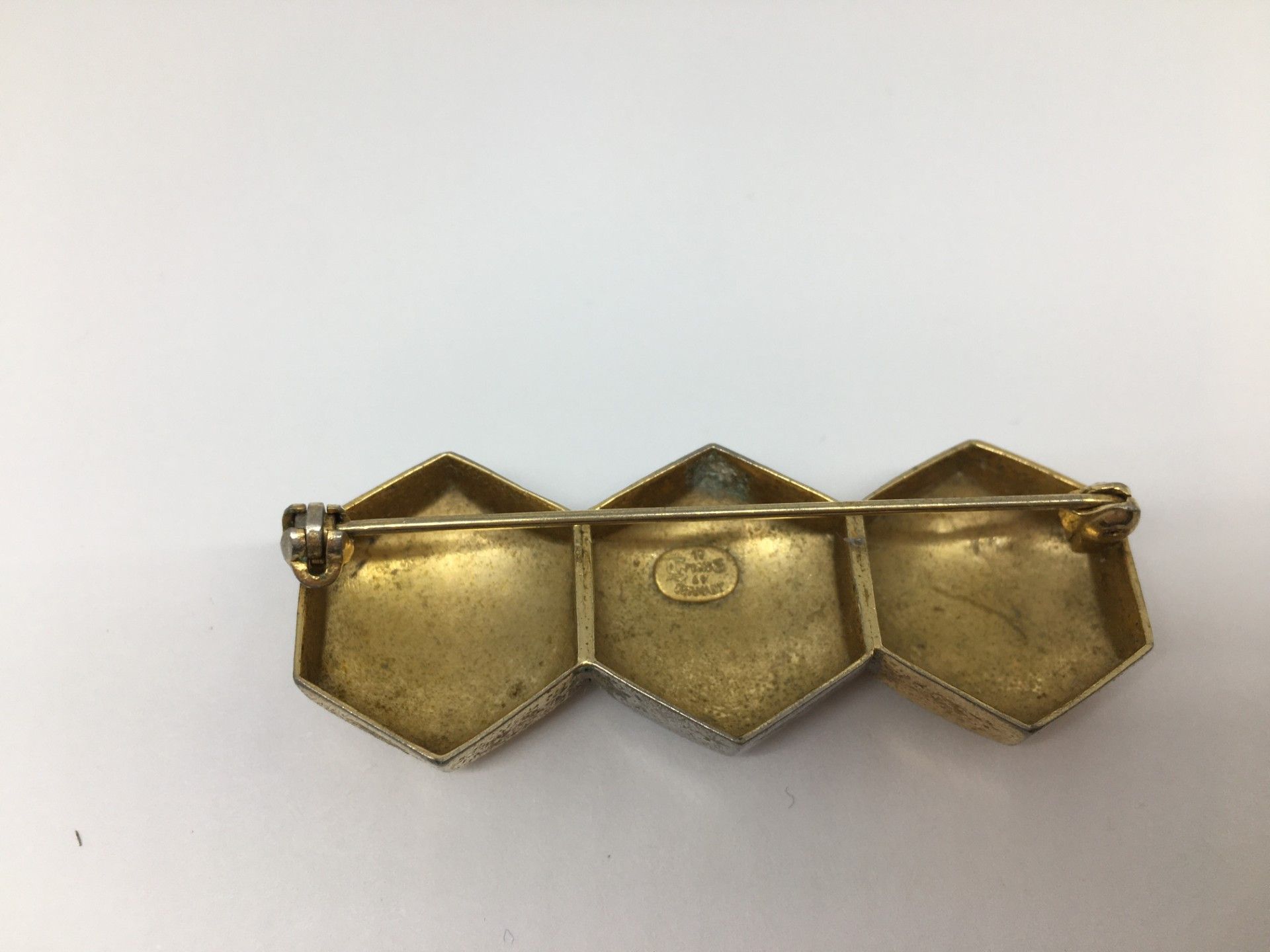 Vintage GROSSE GERMANY c. 1969 TRIPLE HONEYCOMB BROOCH AVANT GARDE Size ONE SIZE - 7 Thumbnail