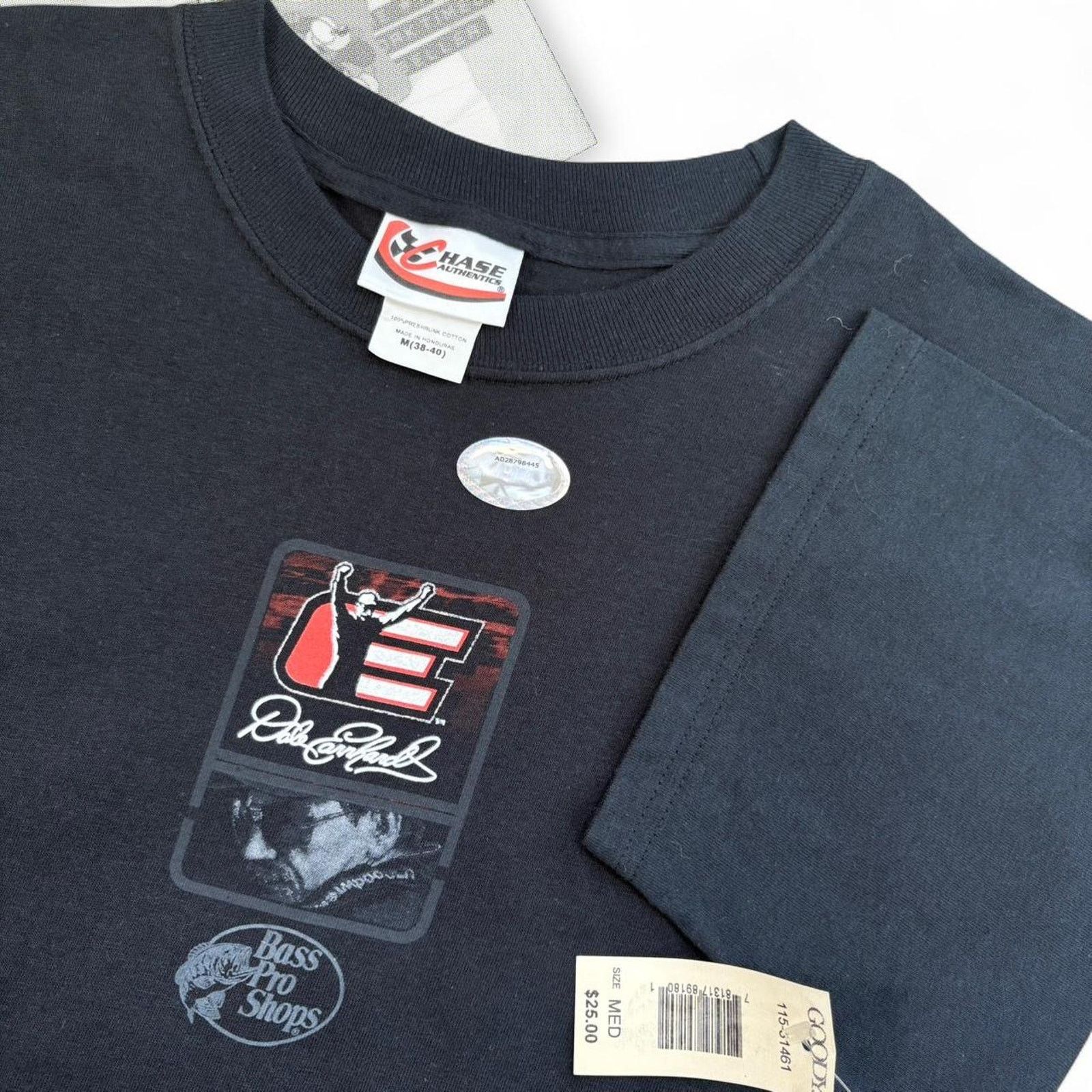Chase Authentics Y2K Nascar Dale Earnhardt Bass Pro Shops Graphic Tee Size US M / EU 48-50 / 2 - 1 Thumbnail