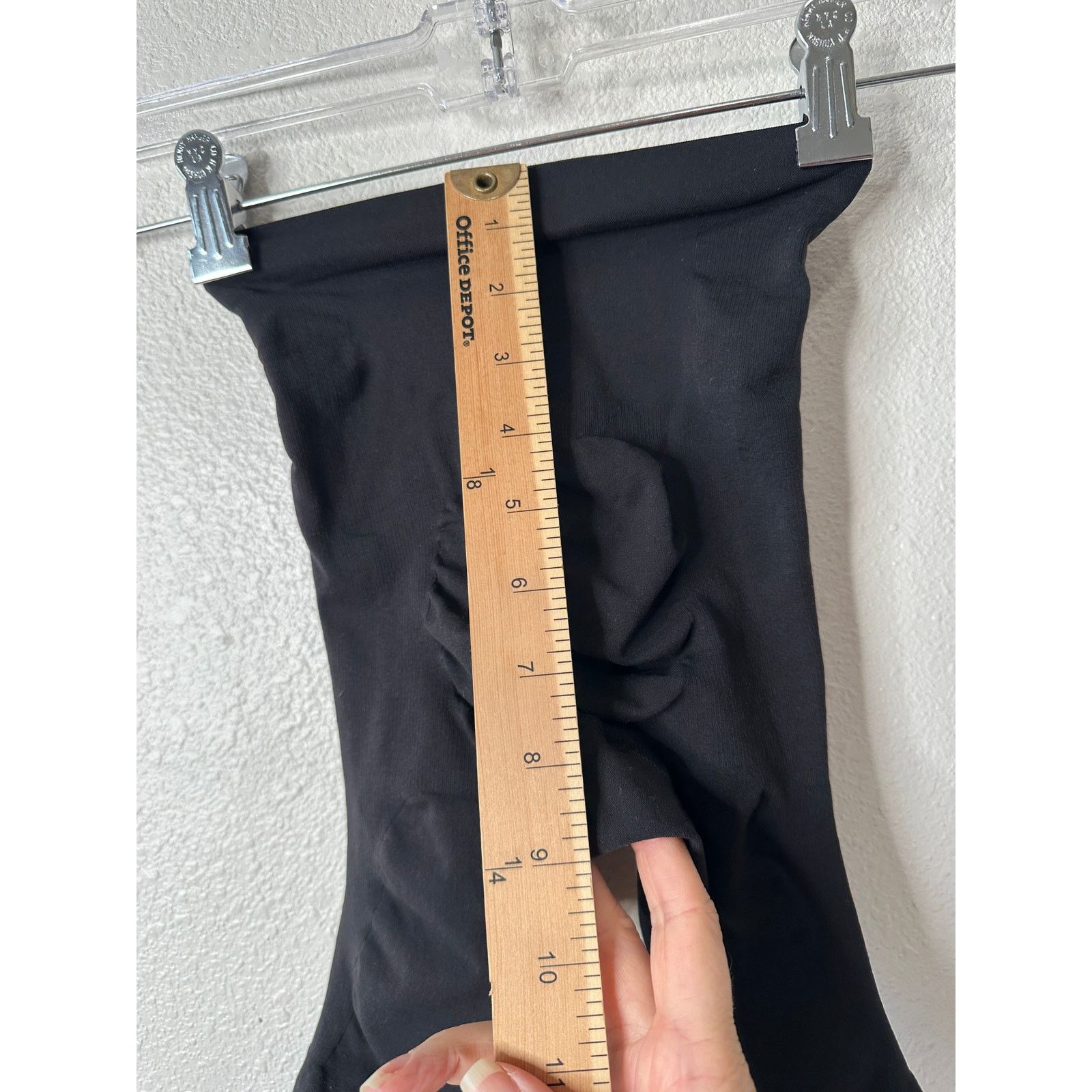 SKIMS Skims Black High Waist Biker Shorts S/M | Seamless Shaping Size 28" / US 6 / IT 42 - 8 Thumbnail