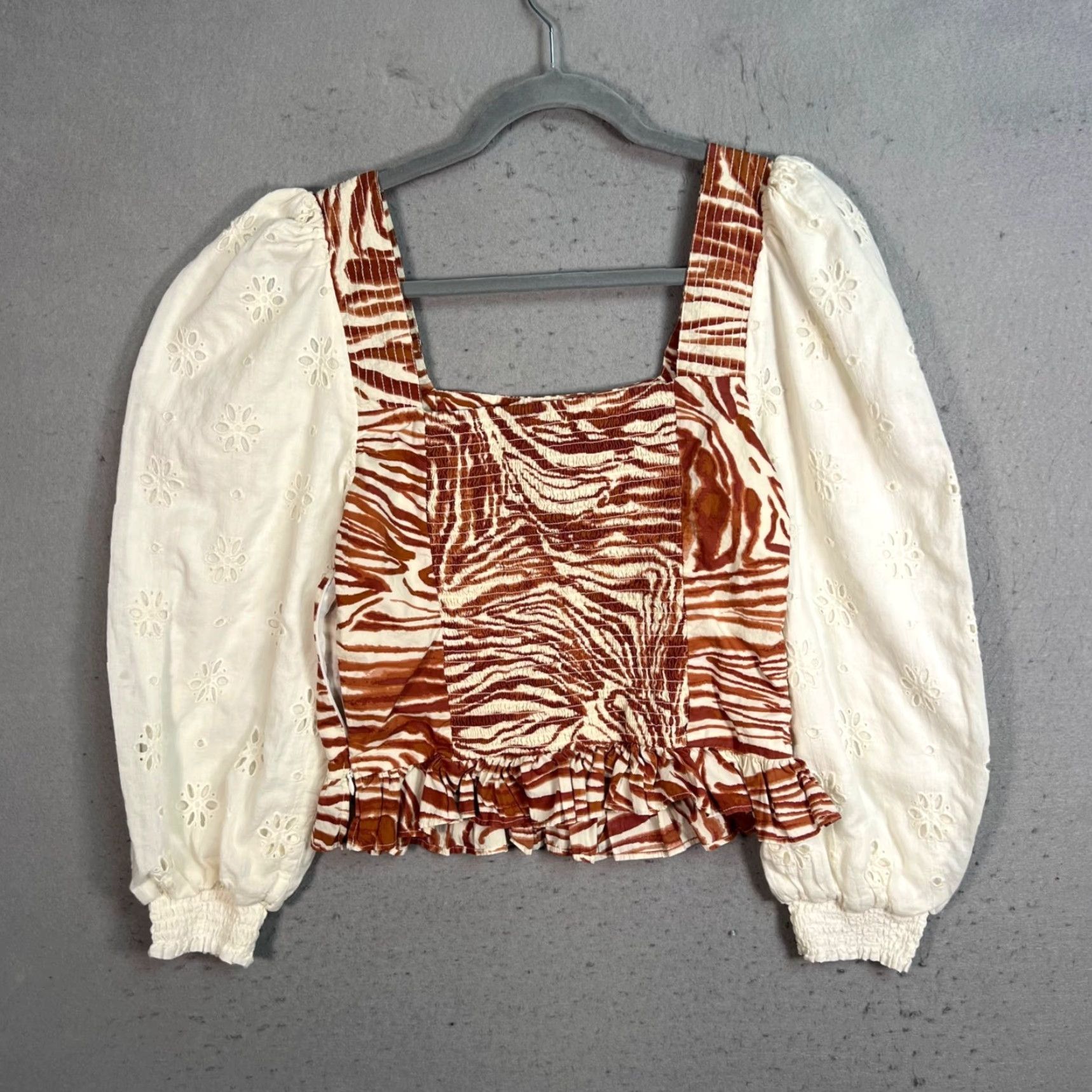 Vintage LOVE THE LABEL Blouse Women Puff Sleeve Square Neck Brown M Adult Women Brown Puff Sleeve Top 90s Concert? (No, avoid adding uncertain). Size M / US 6-8 / IT 42-44 - 2 Thumbnail