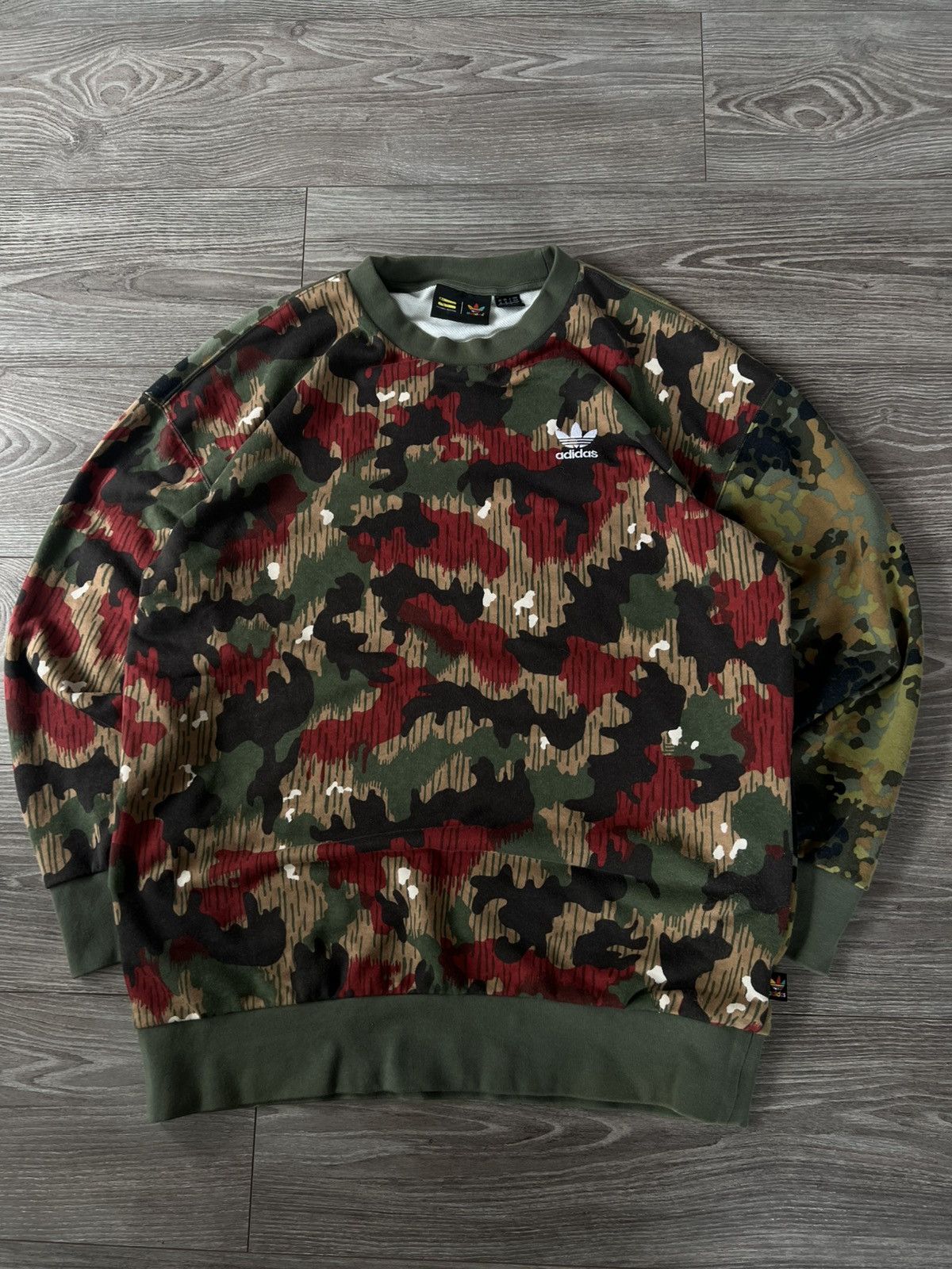 Adidas × Designer × Pharrell ‼️Archival Adidas x Pharrell Williams Hu Knit Camo Sweatshirt Size US M / EU 48-50 / 2 - 7 Thumbnail