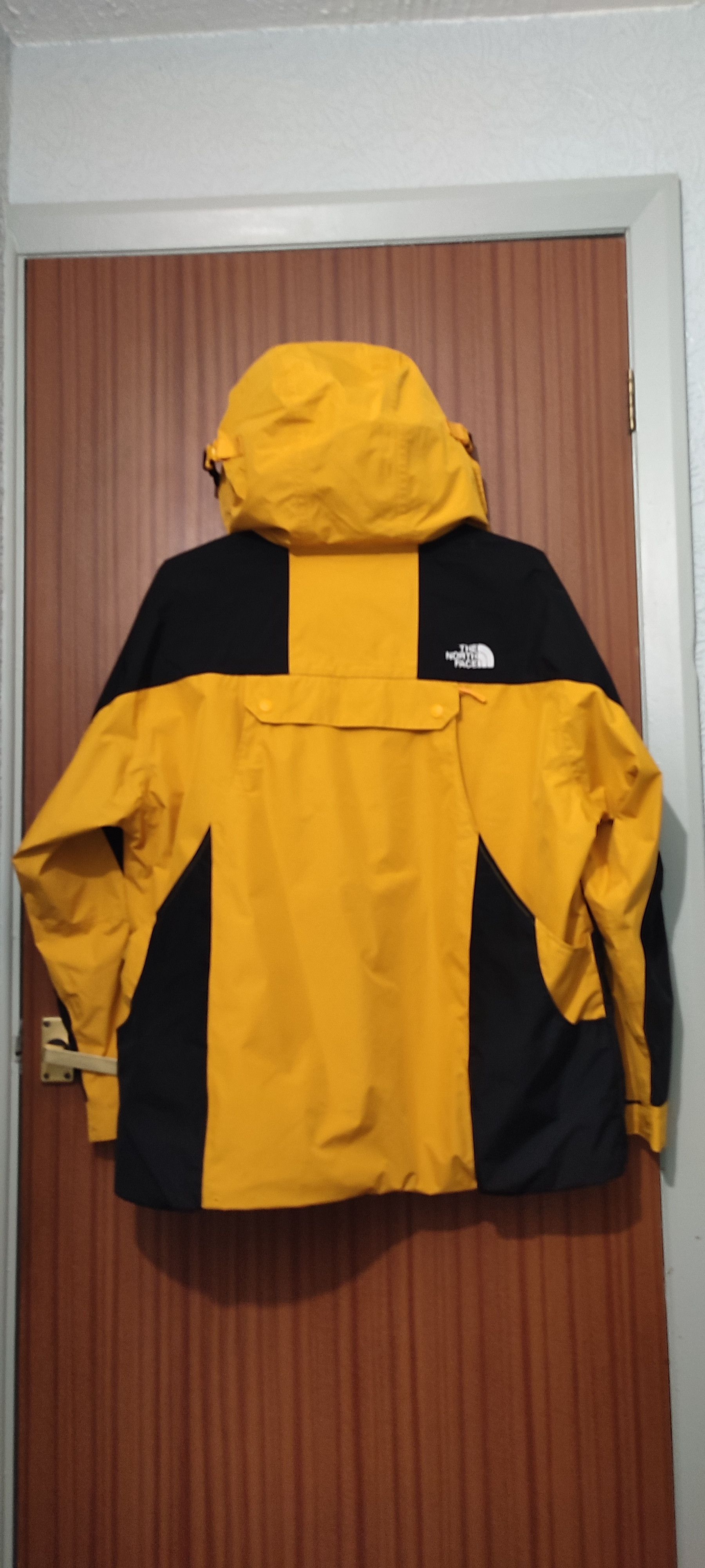 Goretex UE multi pocket goretex jacket Size US L / EU 52-54 / 3 - 8 Thumbnail