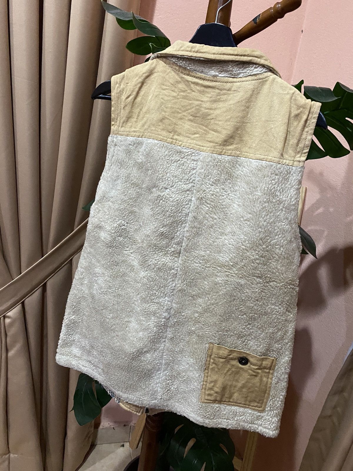 Designer Vintage Amina Sherpa Vest - Beige & Tan Unisex Outdoor Wear Size M / US 6-8 / IT 42-44 - 6 Thumbnail