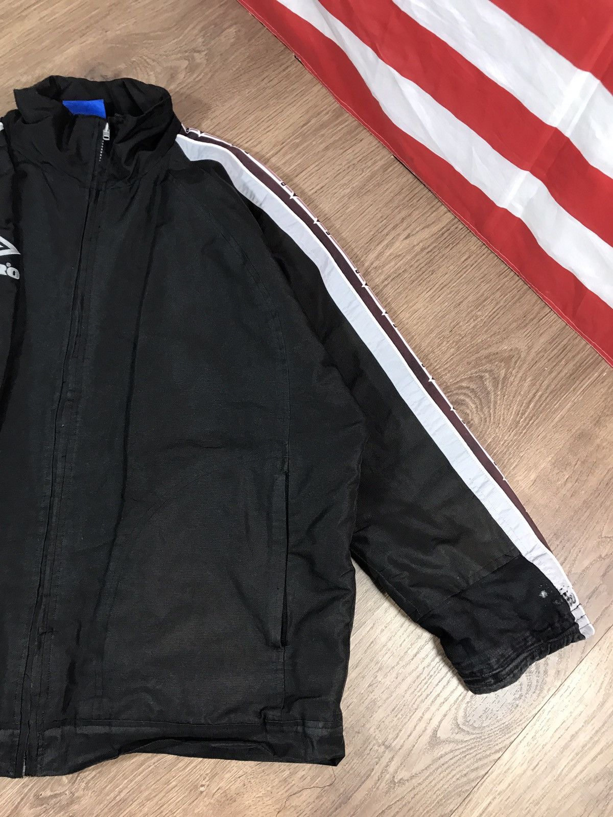 Japanese Brand × Umbro × Vintage Vintage Umbro Distressed Jacket Size US L / EU 52-54 / 3 - 3 Thumbnail