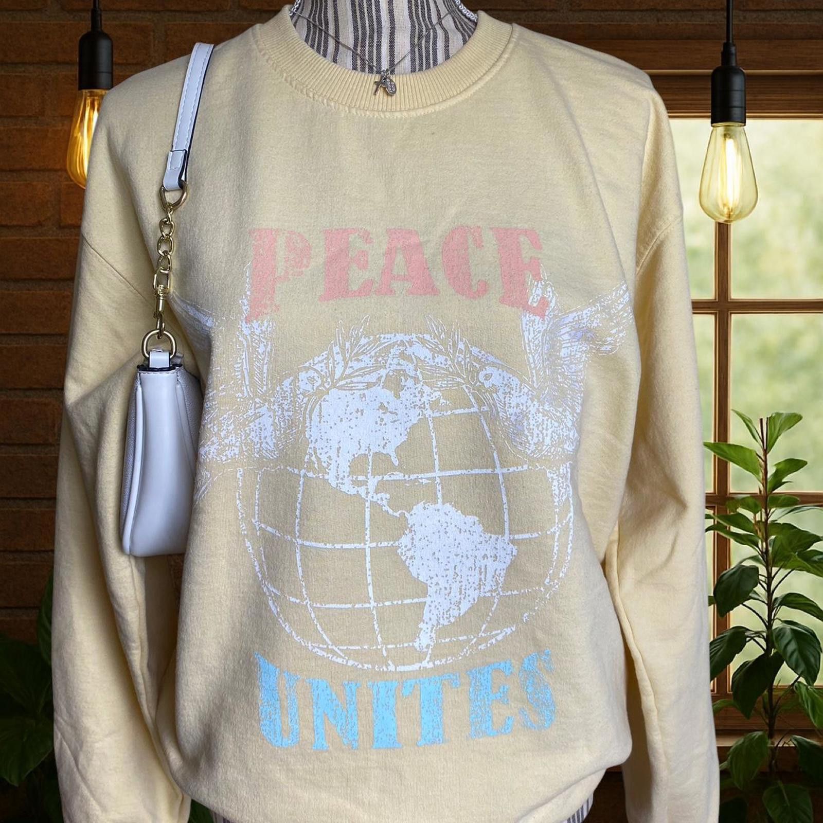 Other Cream & yellow "peace unites" crewneck sweatshirt Size US M / EU 48-50 / 2 - 2 Thumbnail