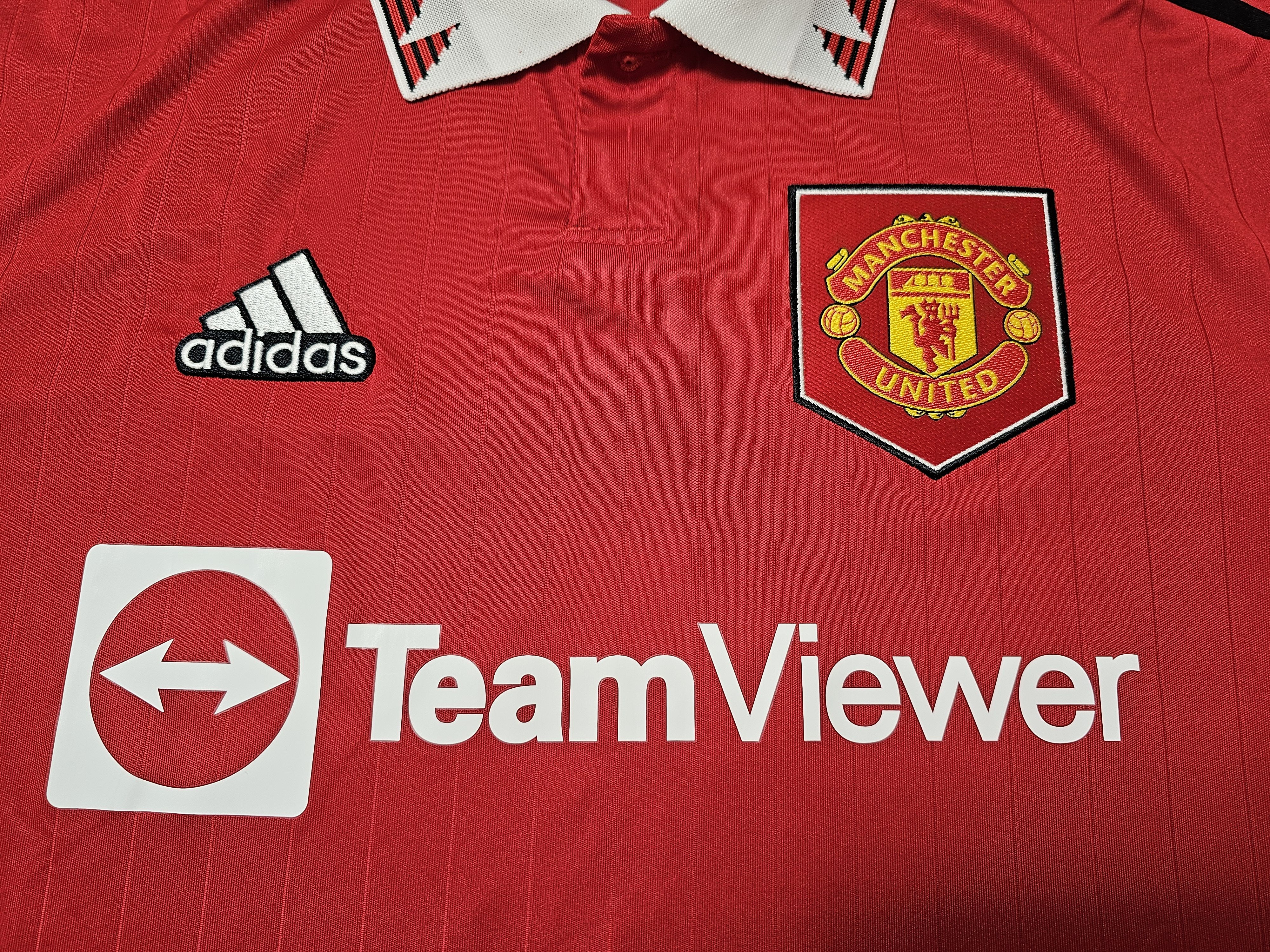 Adidas MANCHESTER UNITED 2022 2023 RONALDO FOOTBALL SOCCER JERSEY Size US S / EU 44-46 / 1 - 3 Thumbnail