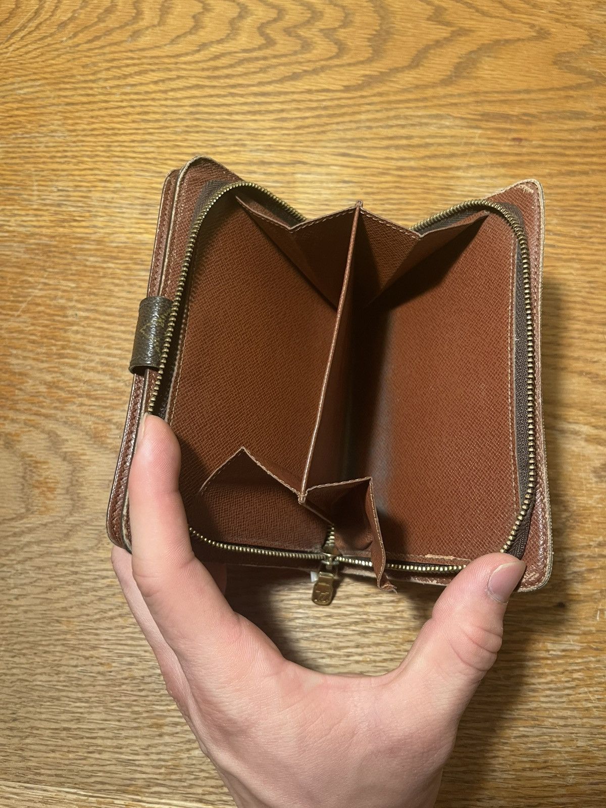 Louis Vuitton Louis Vuitton Coated Canvas Porte-Papier Zippé Wallet Size ONE SIZE - 9 Thumbnail