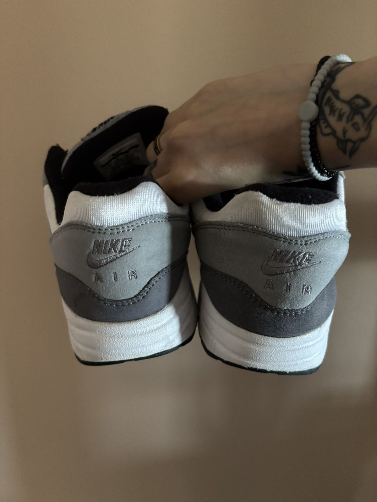 Nike Nike Air Max 1 GS 'Wolf Grey Gunsmoke' Size US 5.5 / EU 38 - 4 Thumbnail