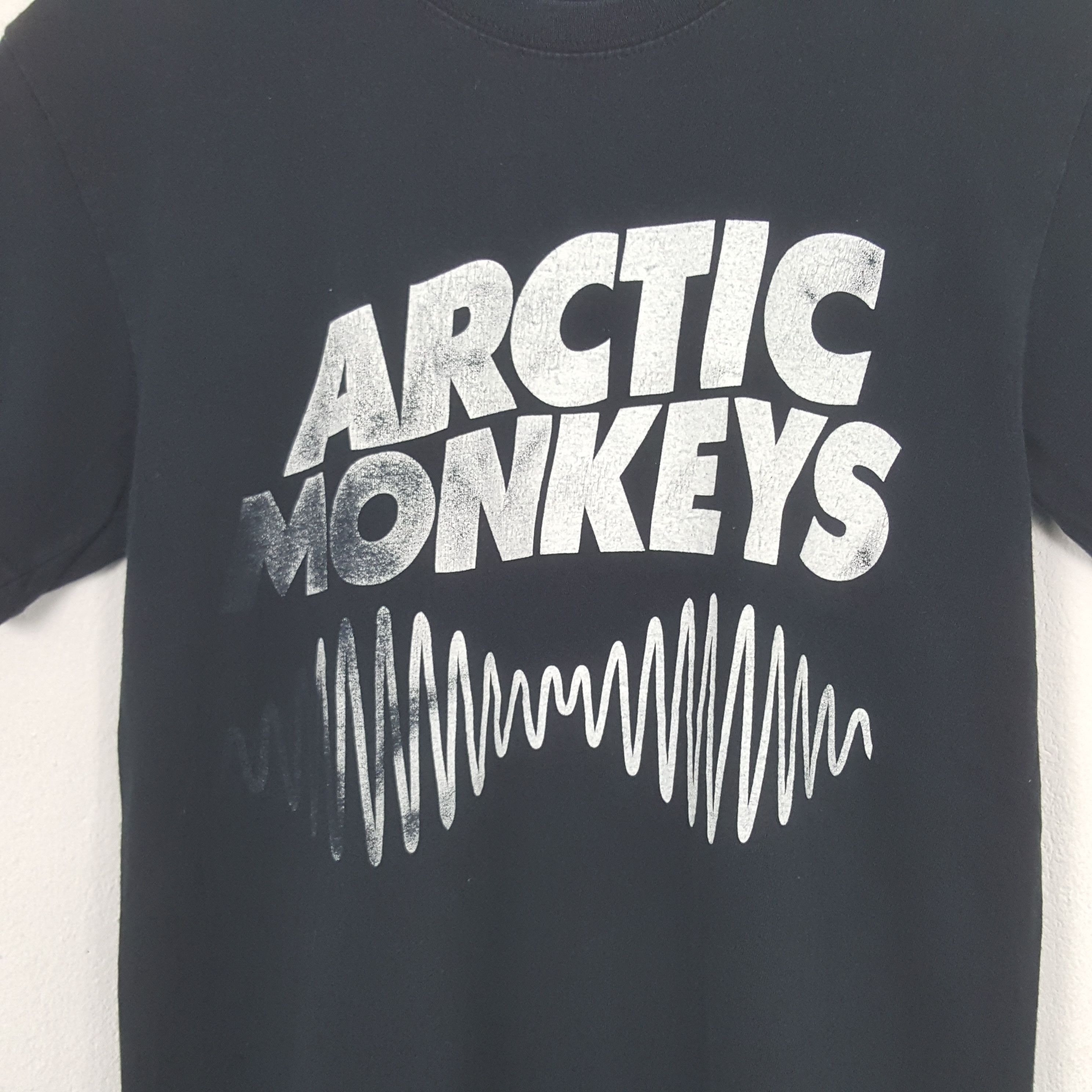 Band Tees Vintage Artic Monkey Rock Band Tshirt RR4 Size US S / EU 44-46 / 1 - 2 Thumbnail