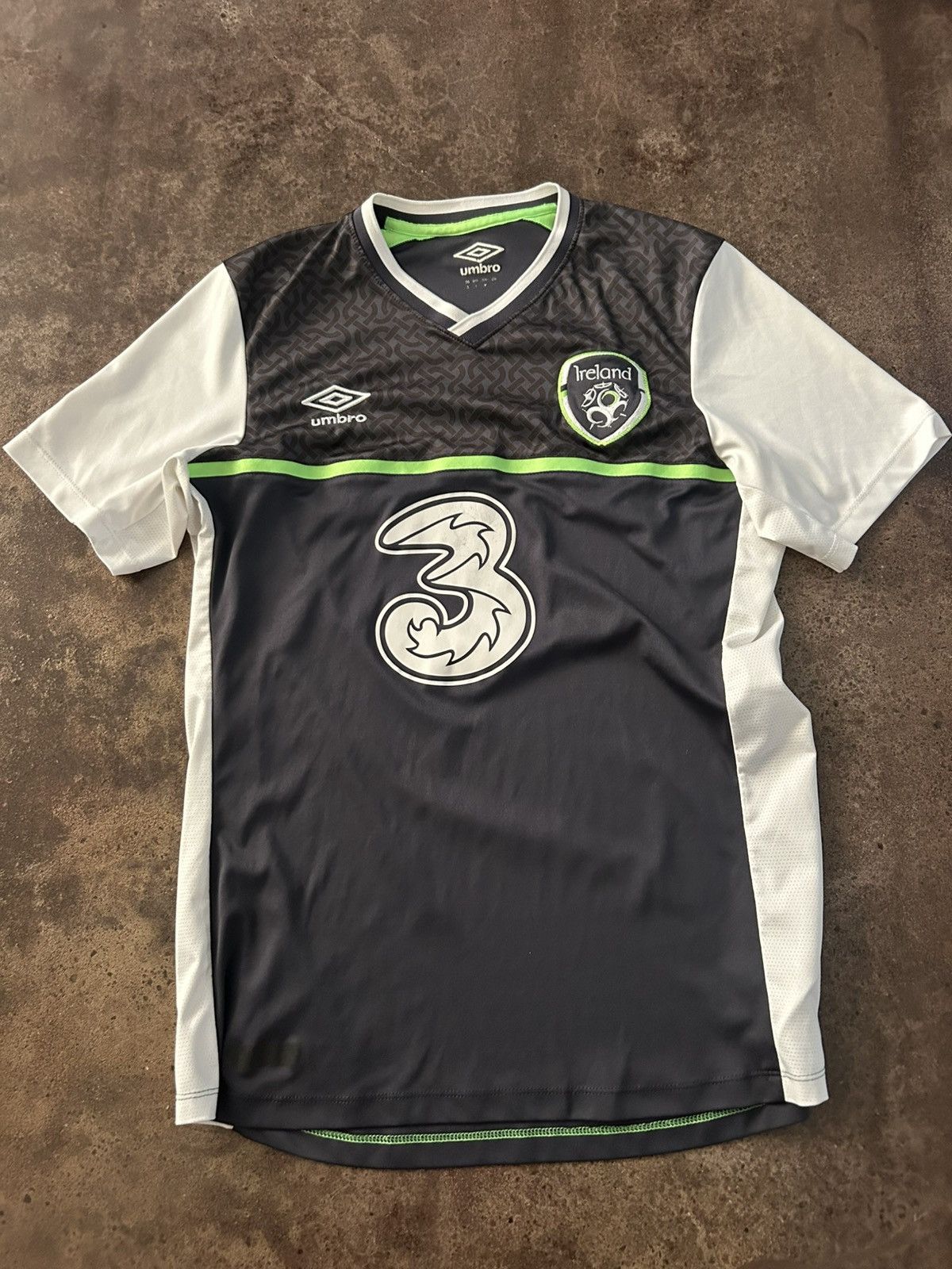 Umbro Ireland Men’s Soccer Jersey Size US S / EU 44-46 / 1 - 1 Thumbnail