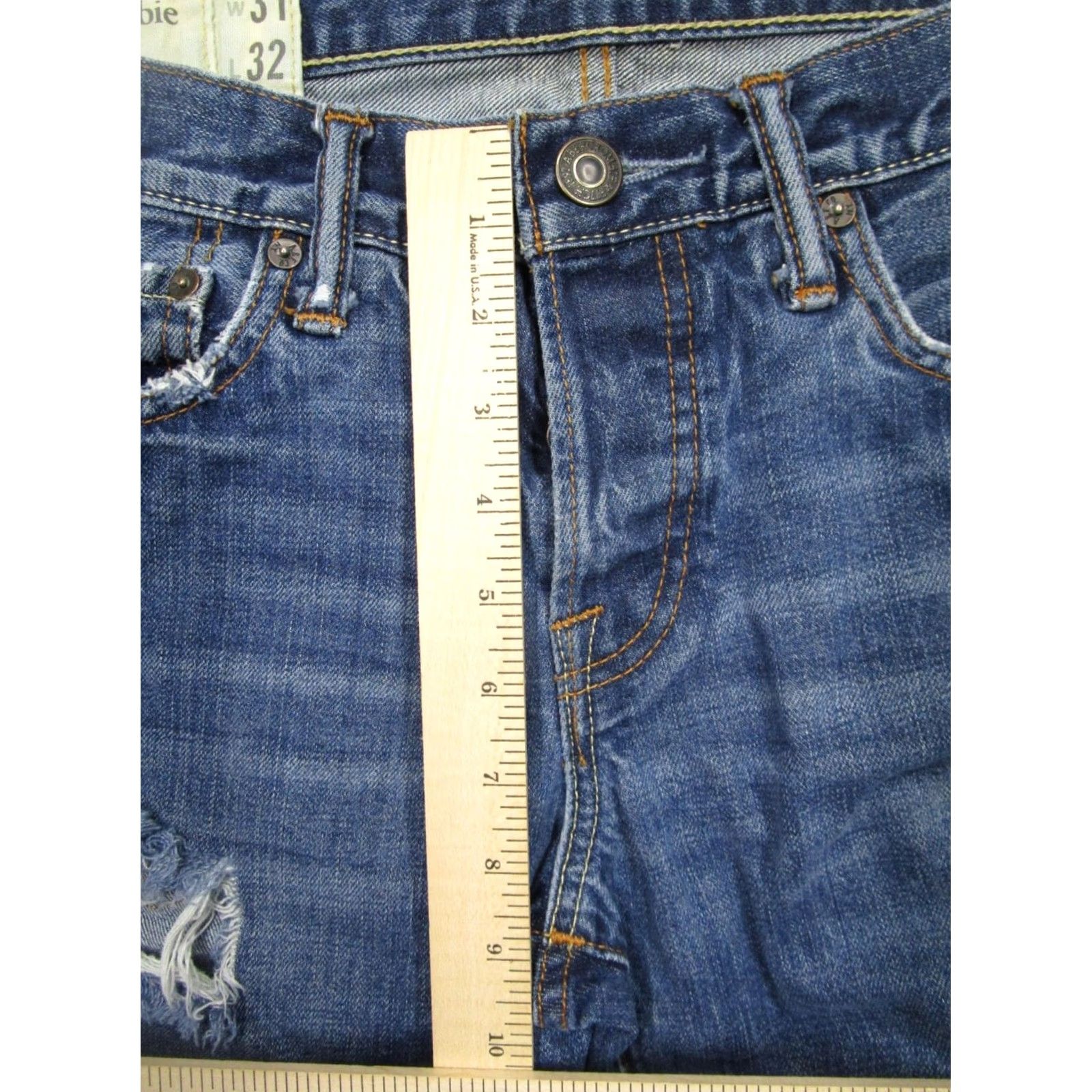 Abercrombie & Fitch Abercrombie & Fitch Jeans Men 31x32 Blue Button Fly Distressed Dark Wash Jeans Size US 31 - 6 Thumbnail