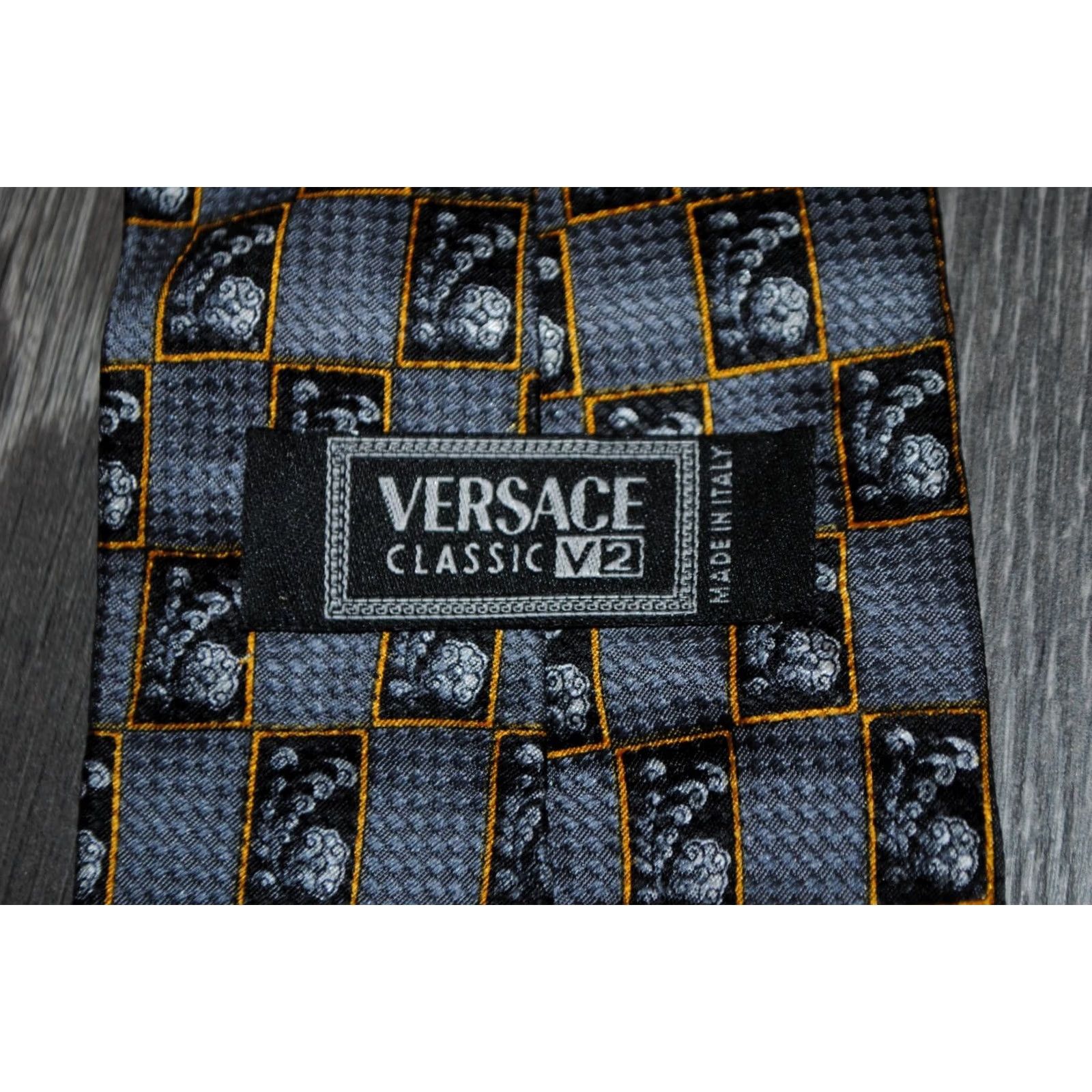 Versace VINTAGE GIANNI VERSACE CLASSIC V2 100% SETA SILK TIE GRAY GOLD CHECKED Size ONE SIZE - 4 Thumbnail