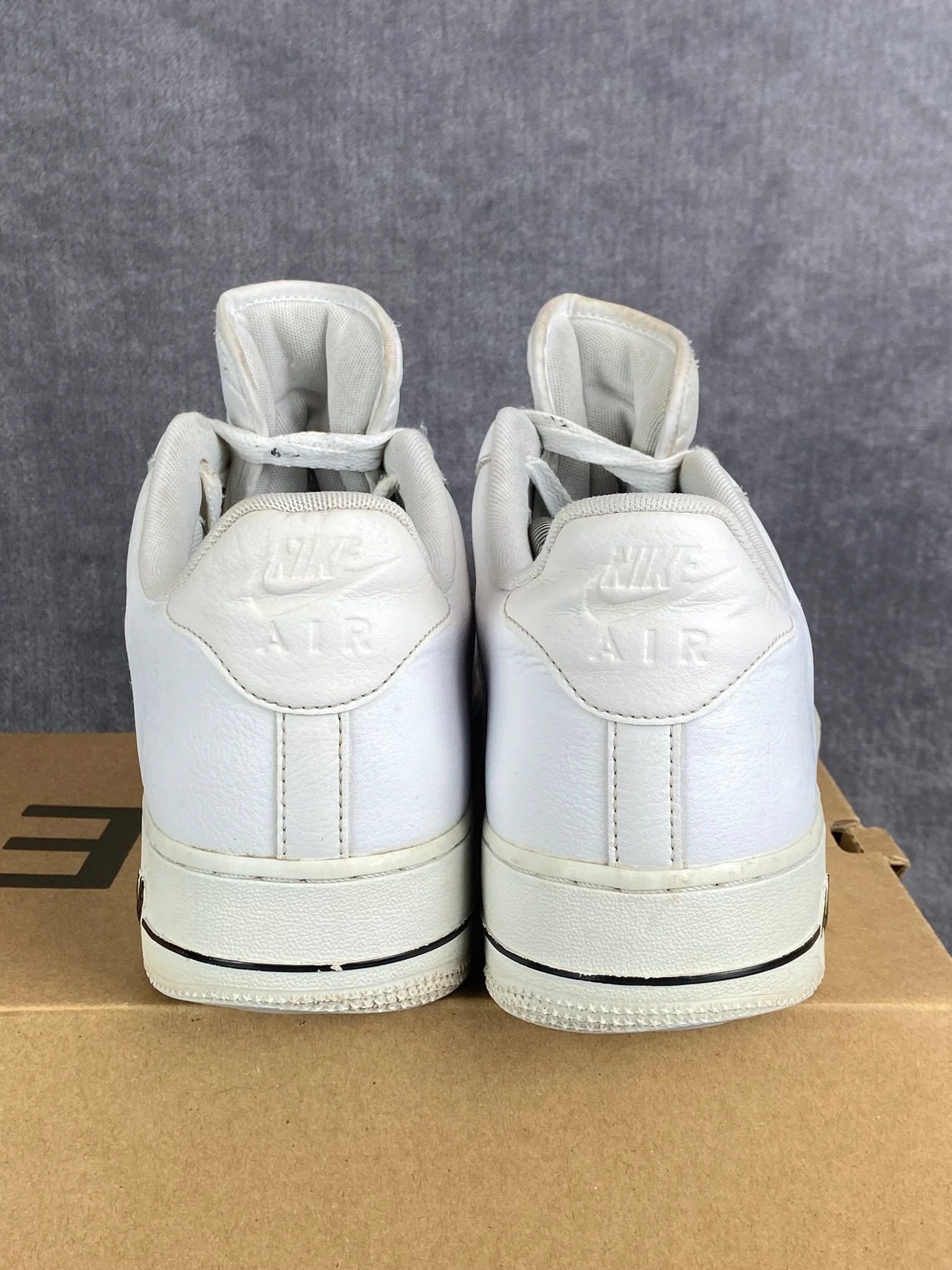 Nike Nike Air Force 1 white sneakers with black swoosh Size US 13 / EU 46 - 5 Thumbnail