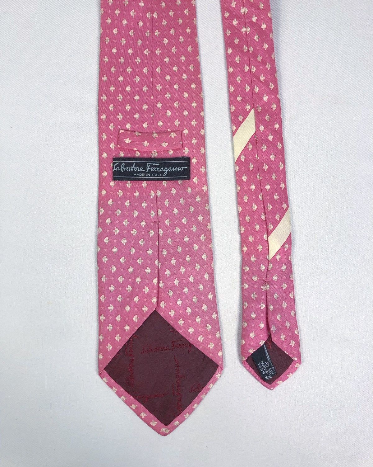Salvatore Ferragamo Rare Vintage Salvatore Ferragamo Fish Motive Silk Tie Size ONE SIZE - 6 Thumbnail