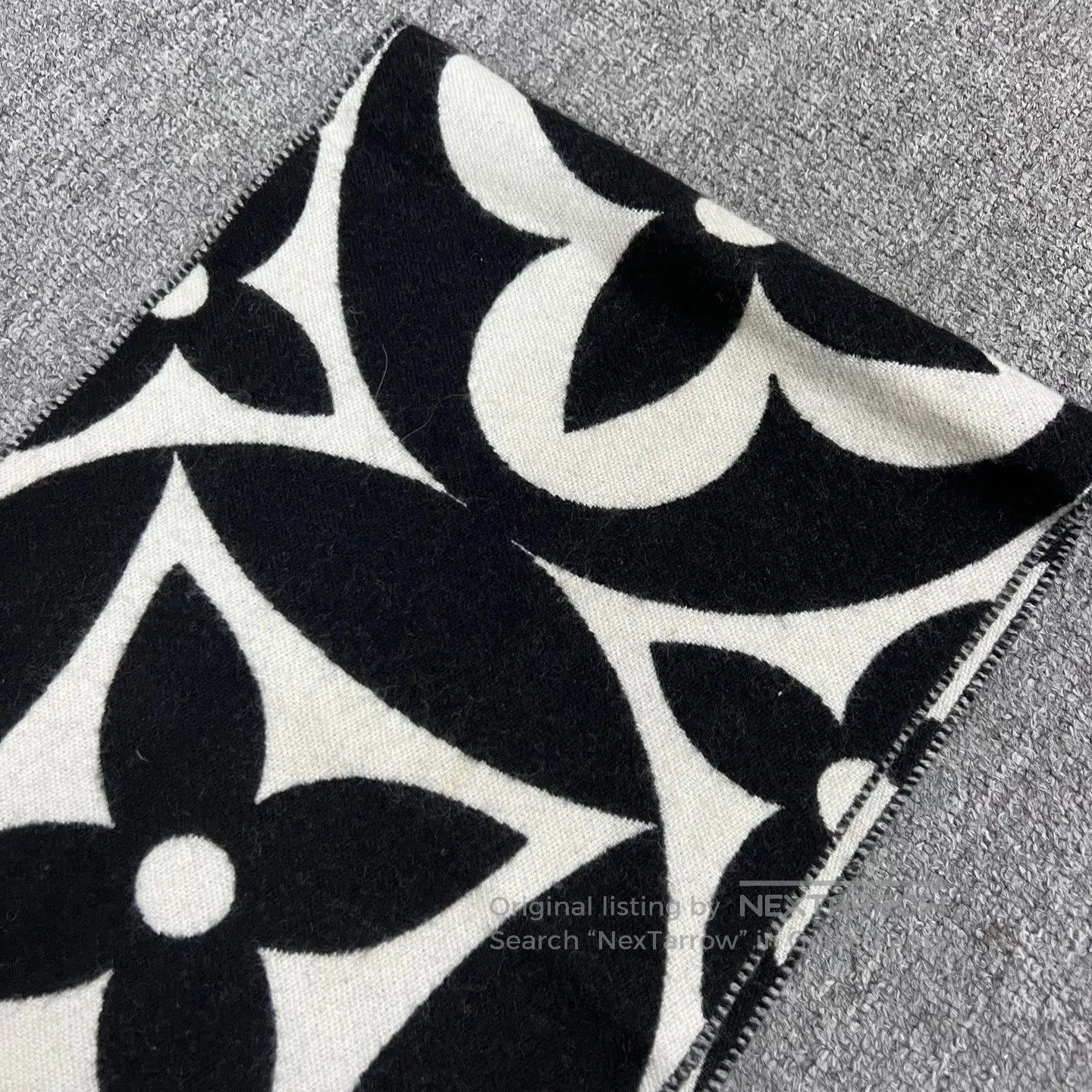 Louis Vuitton Louis Vuitton 2023 FW Monogram Fringe Scarf. Size ONE SIZE - 2 Thumbnail